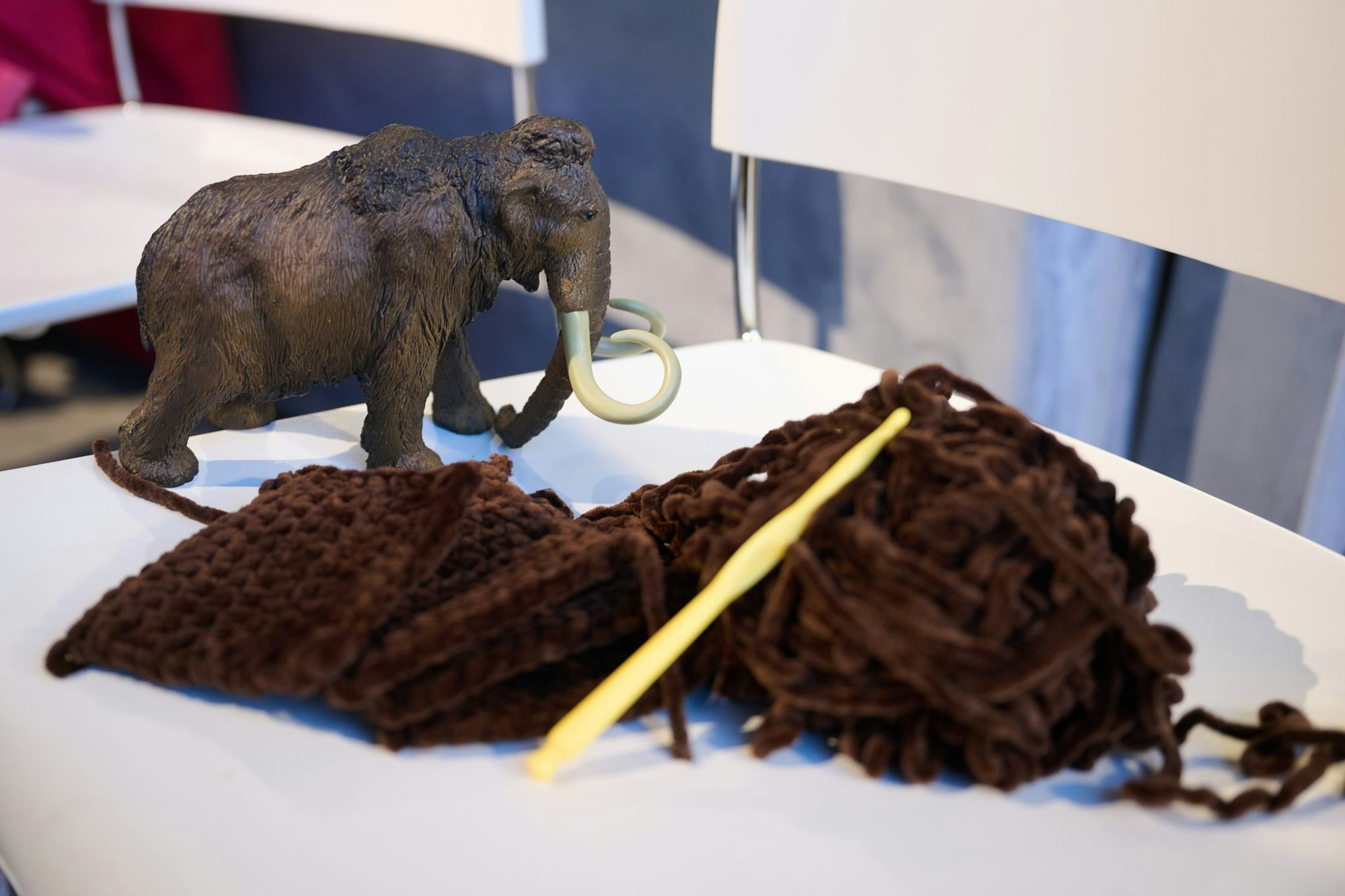 Das umhäkelte Mammut soll im nächsten Jahr Teil einer neuen Sonderausstellung werden.