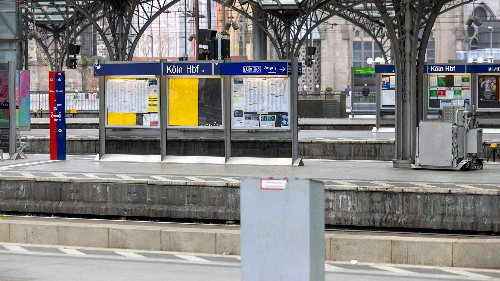 Durchblick ohne Kunden: Die Bahnsteige 1 bis 9 sind wegen Arbeiten komplett gesperrt.