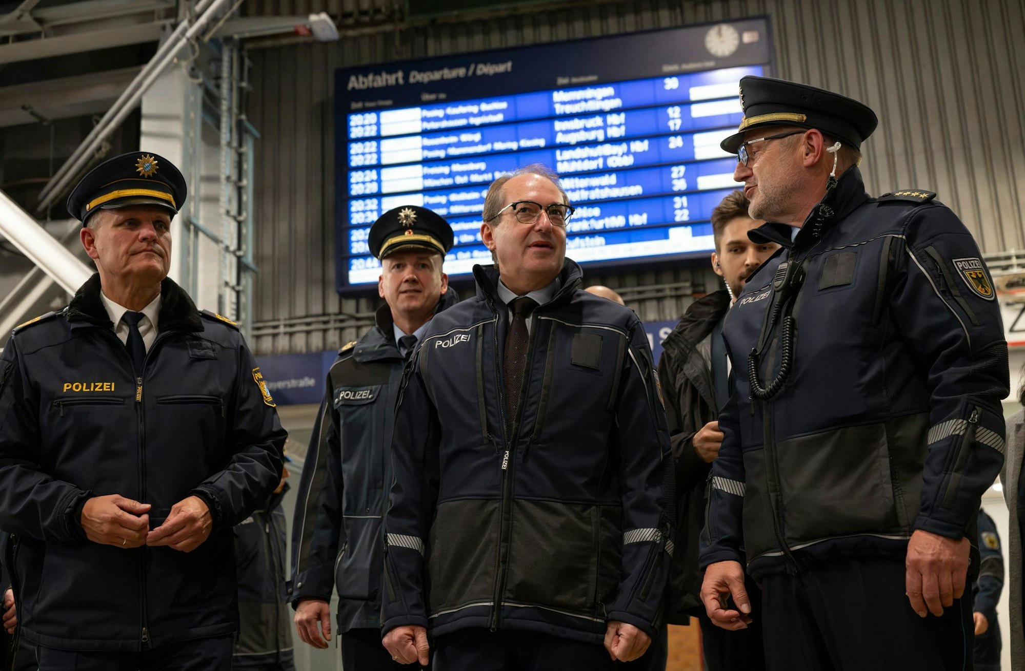 Am Münchner Hauptbahnhof war Bundesinnenminister Alexander Dobrindt (CSU) dabei. (Archivfoto)