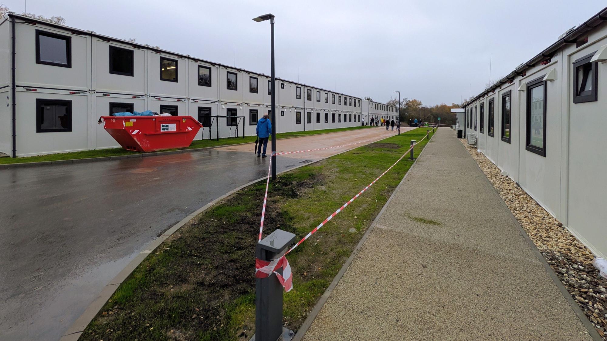 Der Außenbereich wird noch fertig gestellt, zusammen mit den künftigen Bewohnern.
