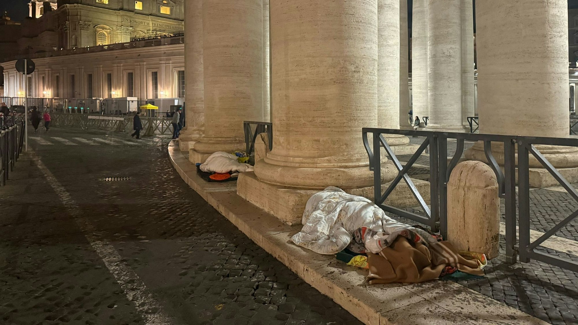 Für die Obdachlosen am Petersplatz werden die Nächte jetzt wieder kalt.