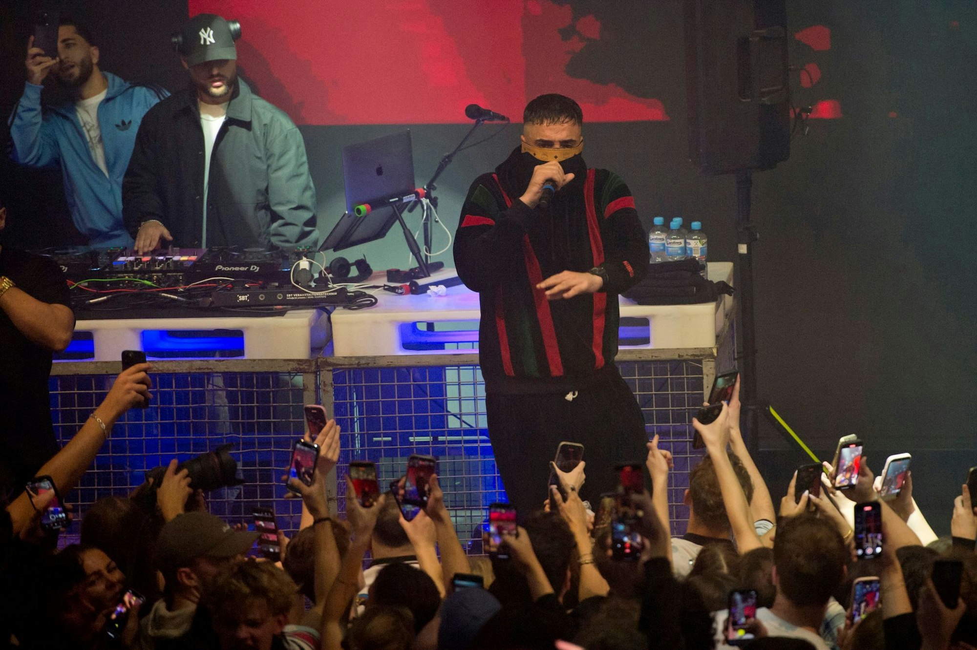 Haftbefehl spielte am Wochenende sein erstes Konzert nach dem Erscheinen der Netflix-Doku in Osnabrück.