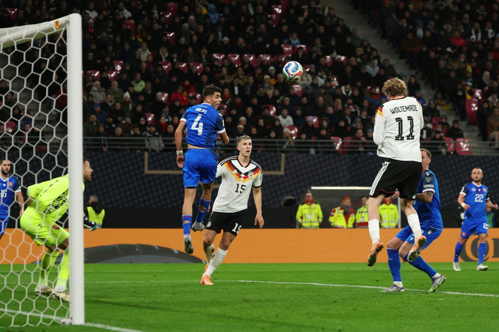Flanke Kimmich, Kopfball Woltemade: So einfach kann Fußball sein.