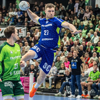 VfL-Spieler Kristjan Horzen in einer Angriffssituation im Spiel gegen Wetzlar.