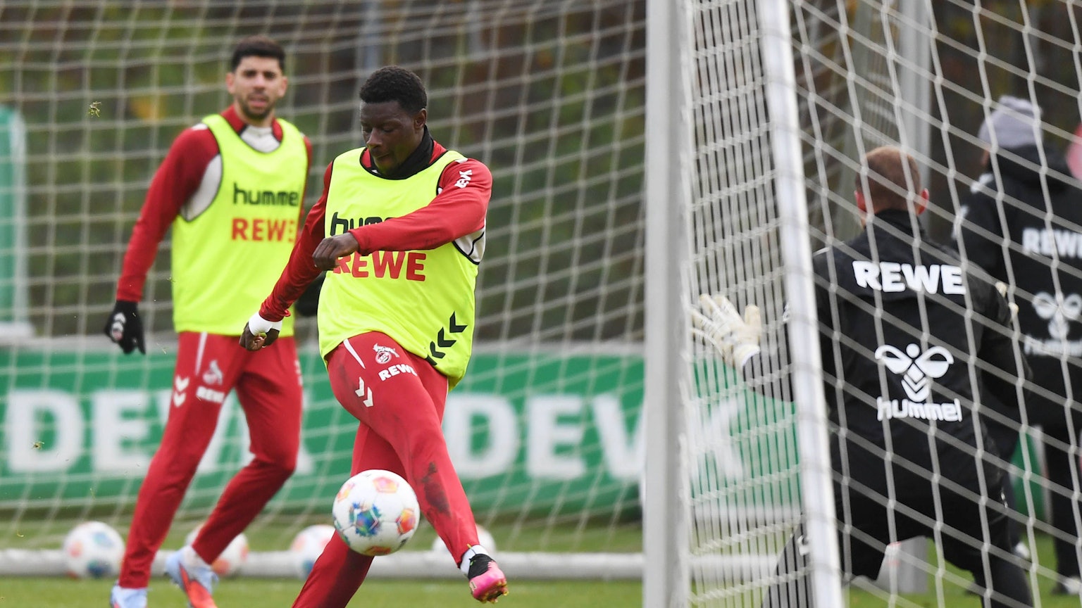 FC-Torjäger Ragnar Ache bereitet sich am Dienstag auf das Duell mit seinem Ex-Klub Eintracht Frankfurt vor.