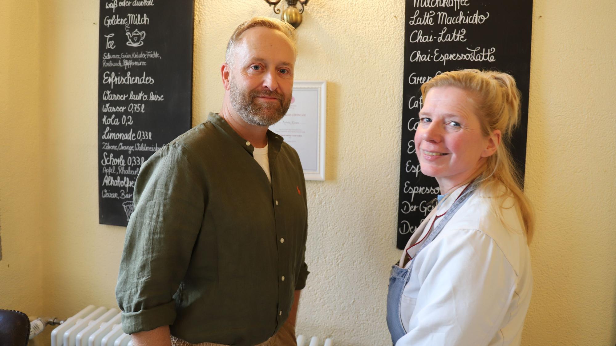 Zuckerbäckerin Katrin Ewers und Hausherr Patrick de Schrevel sind sehr zufrieden miteinander.