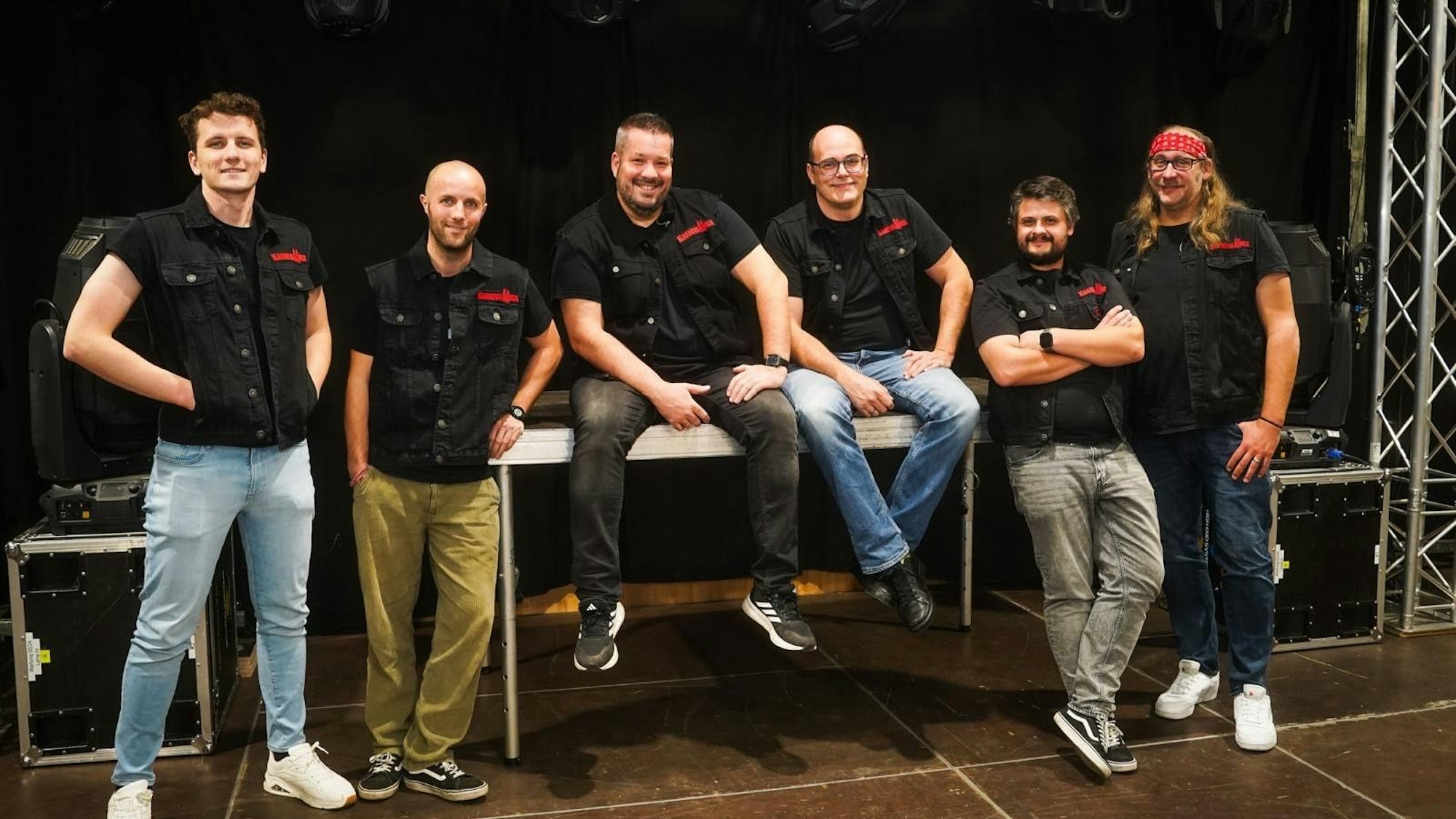 Karnevallica um Frontmann Marcel Kühle (3. von links).