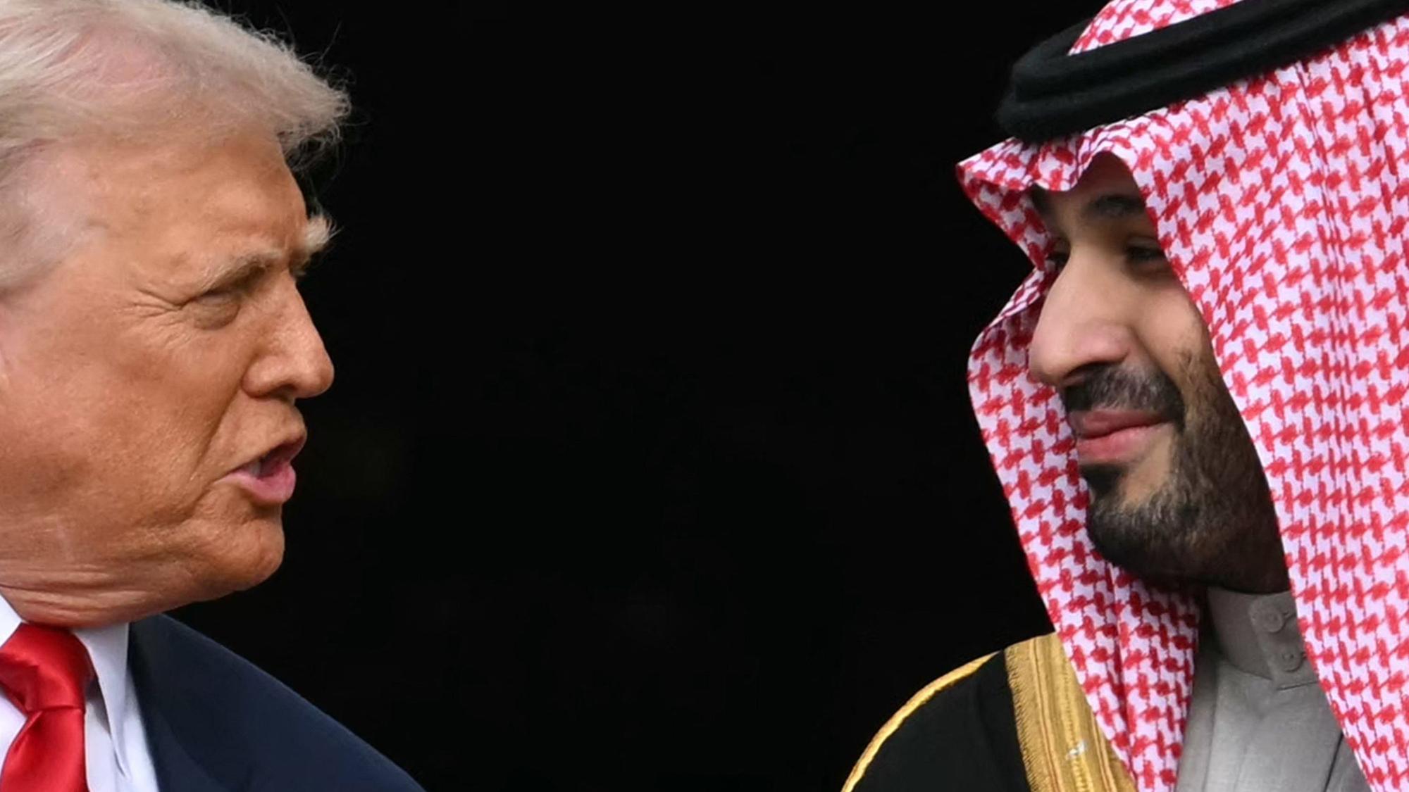 US-Präsident Donald Trump begrüßt den saudischen Kronprinzen Mohammed bin Salman am Dienstag (18. November) vor dem Weißen Haus.