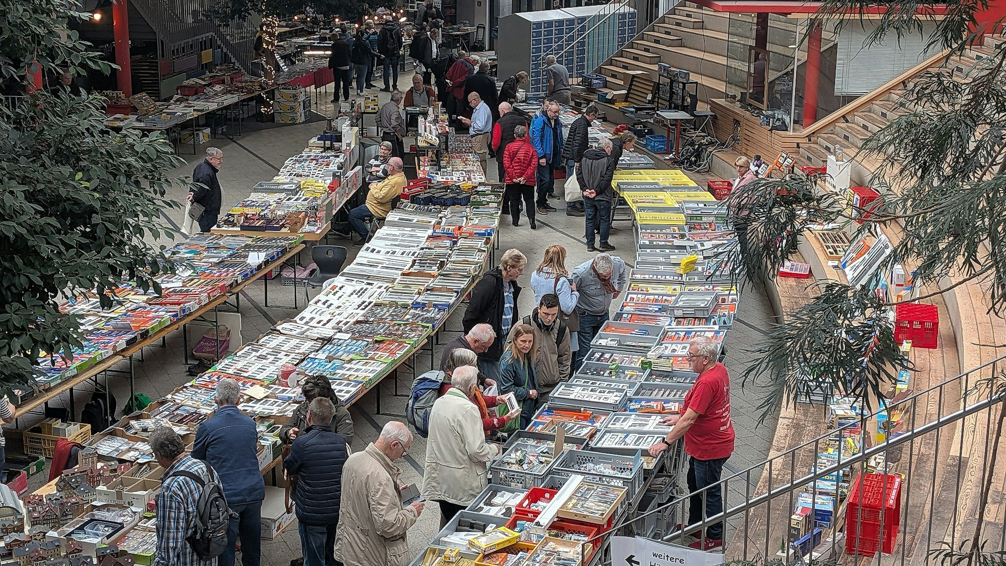 Blick ins Foyer des AvH während der Messe.