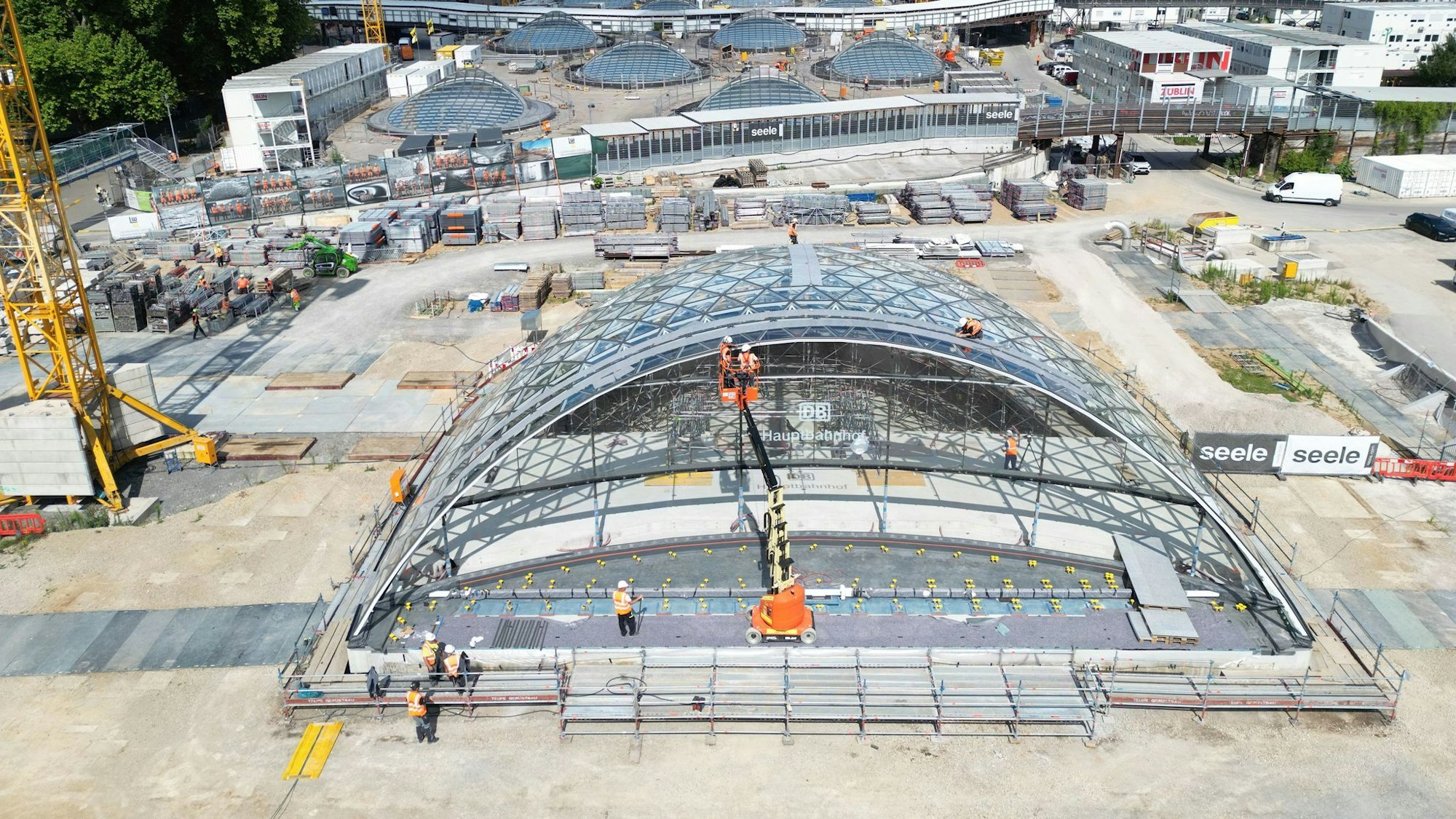 Am Tiefbahnhof Stuttgart 21 werden Ende des kommenden Jahres wohl nicht wie geplant die ersten Fernzüge halten. (Archivbild)