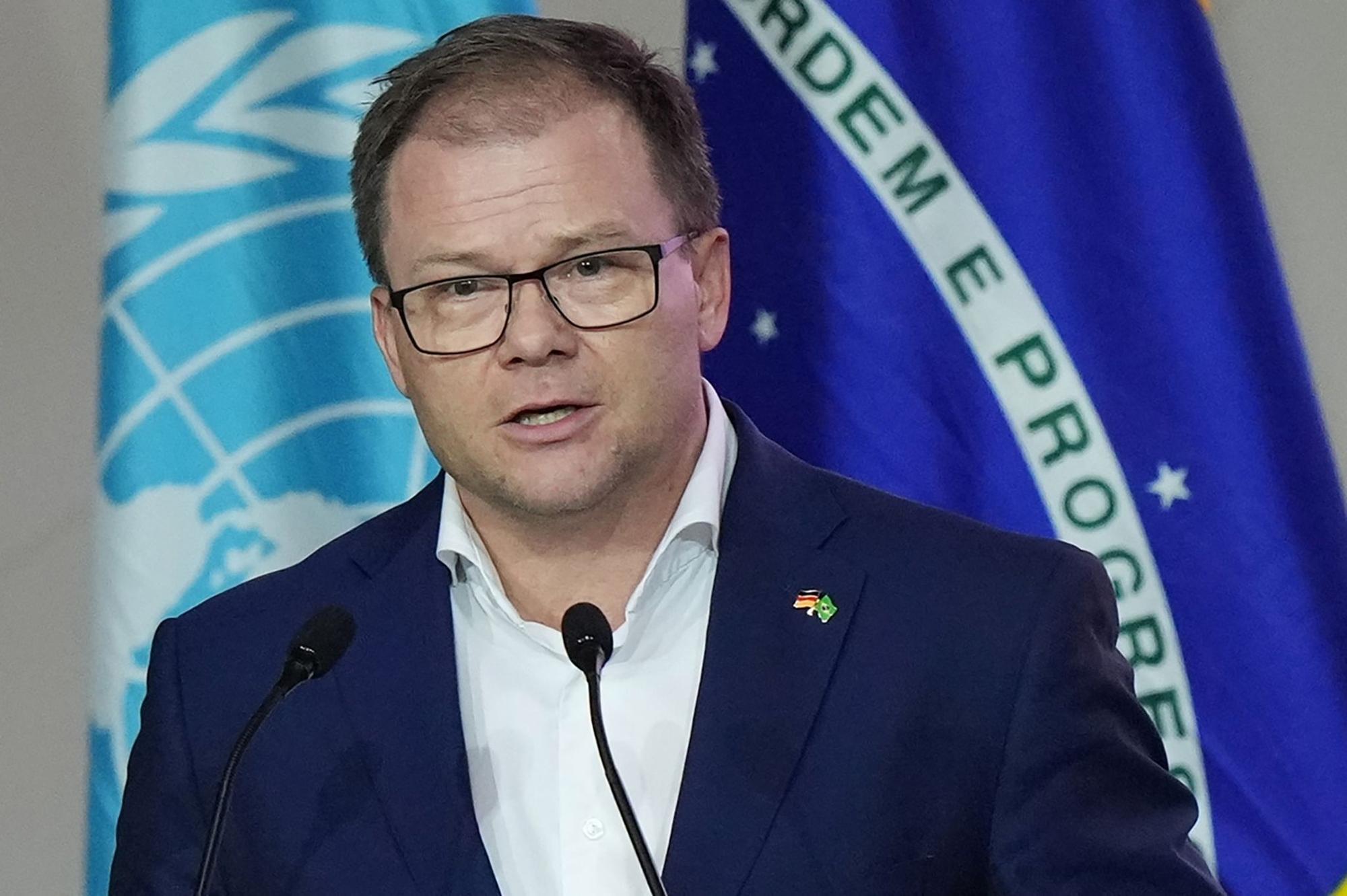 Umweltminister Schneider und Entwicklungsministerin Reem Alabali Radovan kündigten an, dass Deutschland für einen neuen Fonds zum Schutz des Regenwalds eine Milliarde Euro über einen Zeitraum von zehn Jahren bereitstellt.