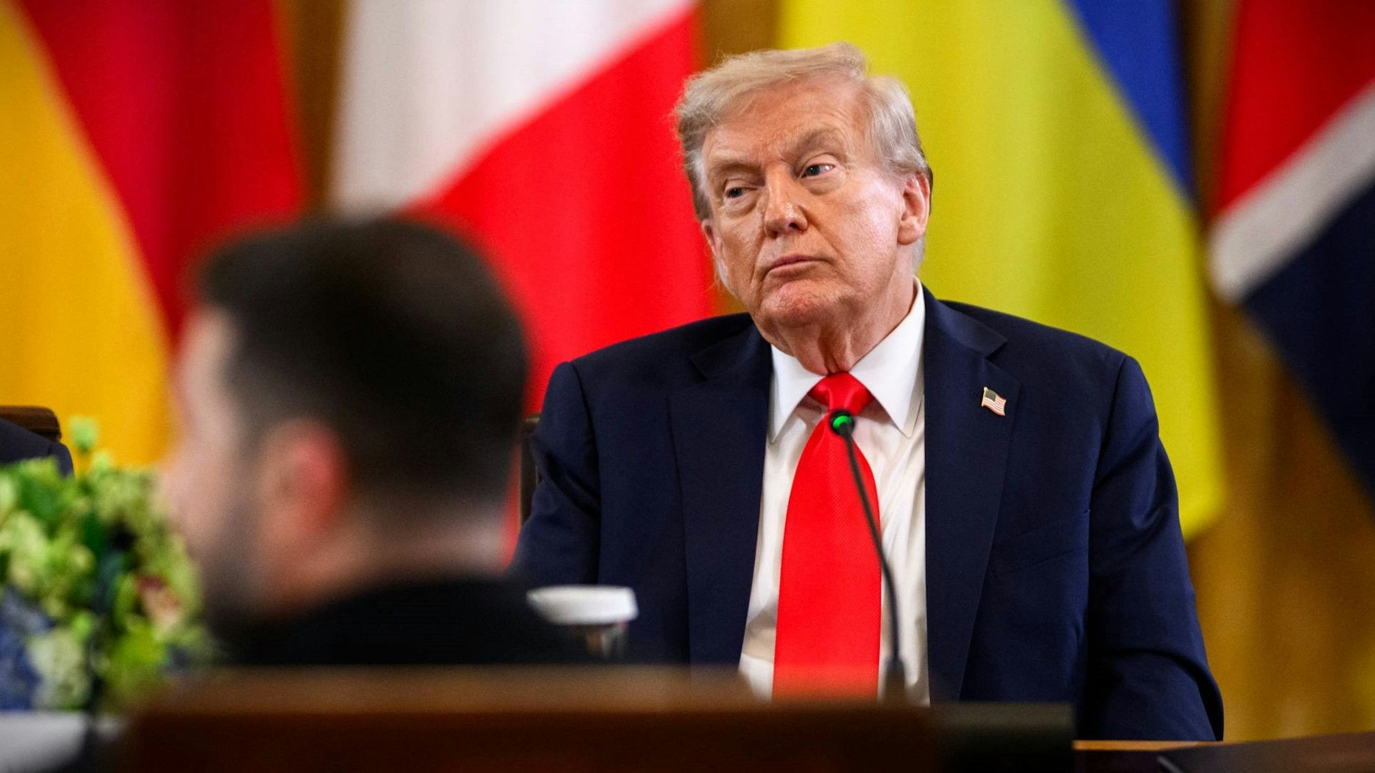 US-Präsident Donald Trump beim letzten Besuch von Wolodymyr Selenskyj in Washington Mitte August. Die USA erhöhen den Druck auf die Ukraine nun massiv. (Archivbild)