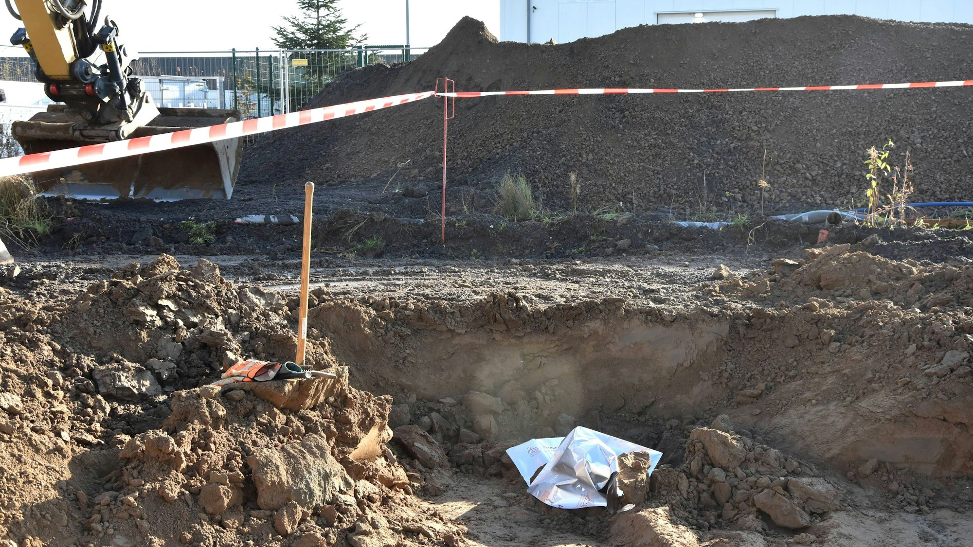 Das Bild zeigt eine Baugrube.