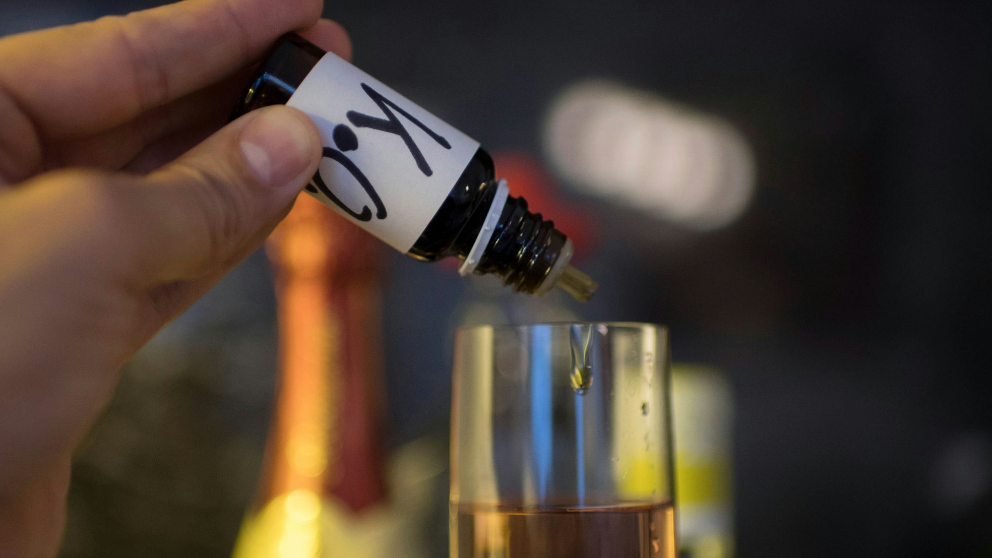 Die Bundesregierung plant härtere Strafen für Verbrechen, bei denen KO-Tropfen eingesetzt werden, mit mindestens fünf Jahren Haft. (Symbolbild)