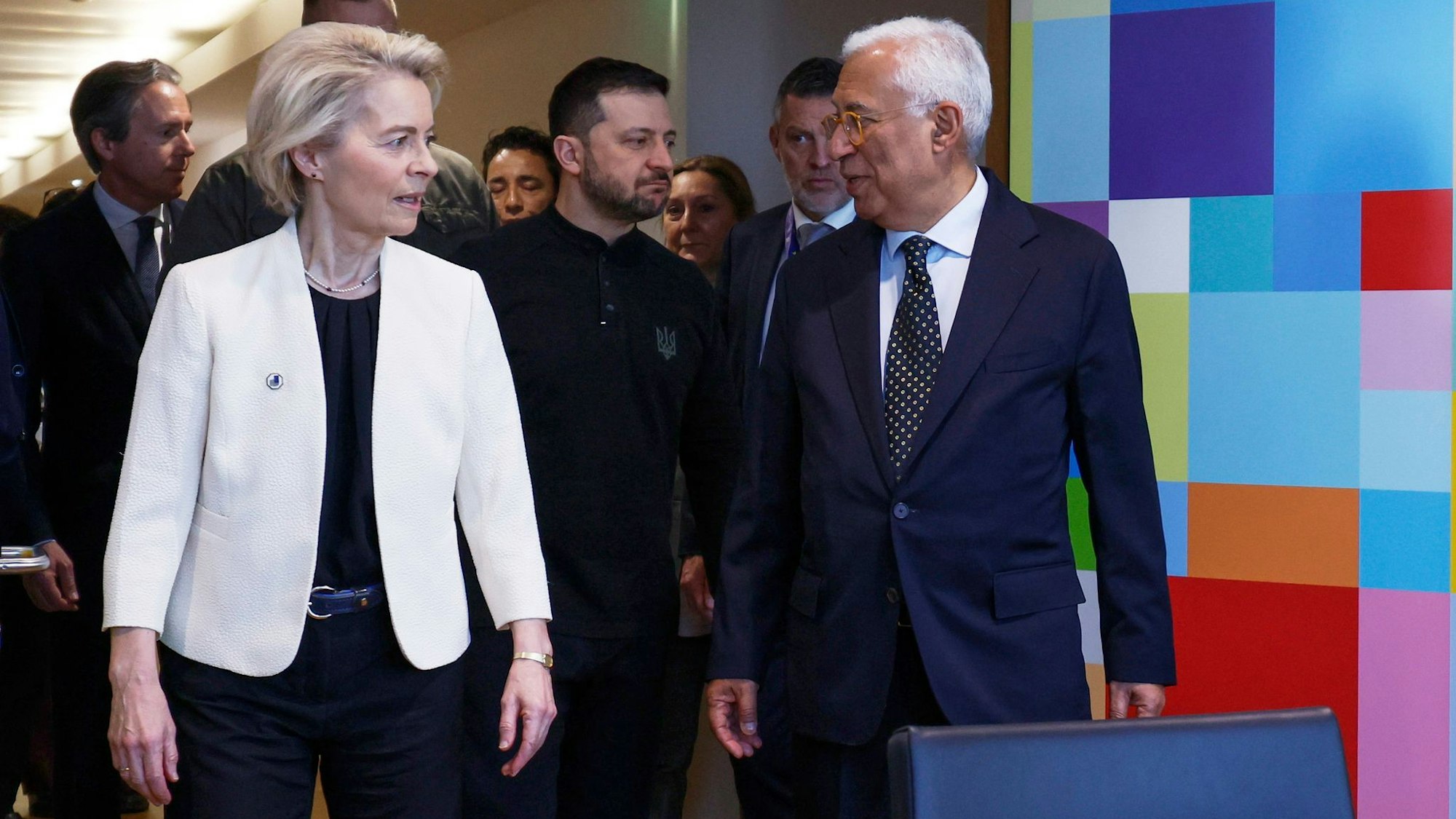 Tauschten sich telefonisch zur Lage aus: Ursula von der Leyen, Wolodymyr Selenskyj und António Costa. (Archivbild)