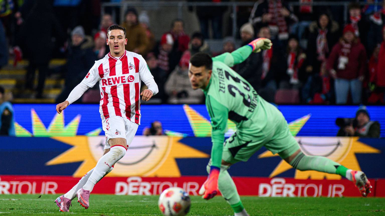 Die späte Aufholjagd blieb ungekrönt: Kölns Said El Mala trifft in der Nachspielzeit beim Stand von 2:4 nur den Pfosten.