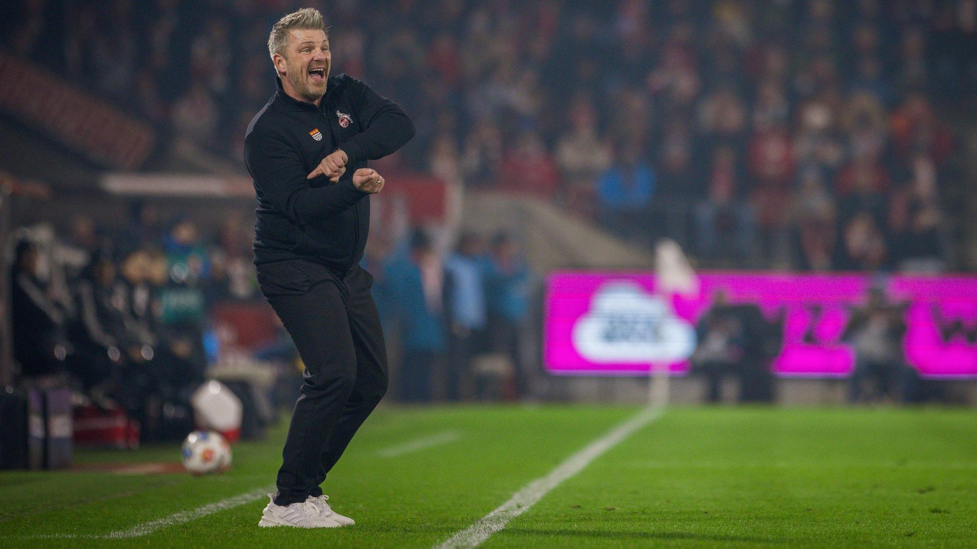 Voll im Einsatz: FC-Trainer Lukas Kwasniok beim Spiel gegen Eintracht Frankfurt.