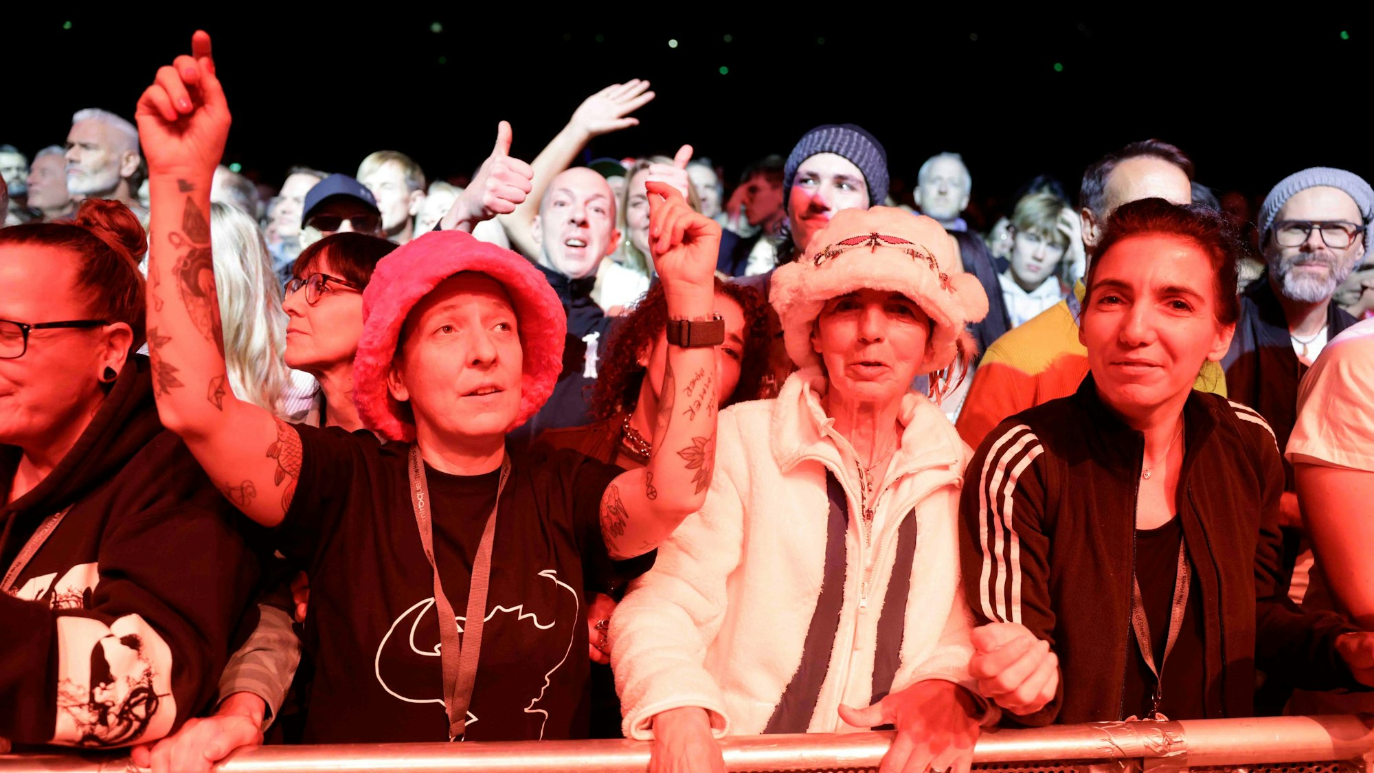 Die ausverkaufte Arena feierte ausgelassen.