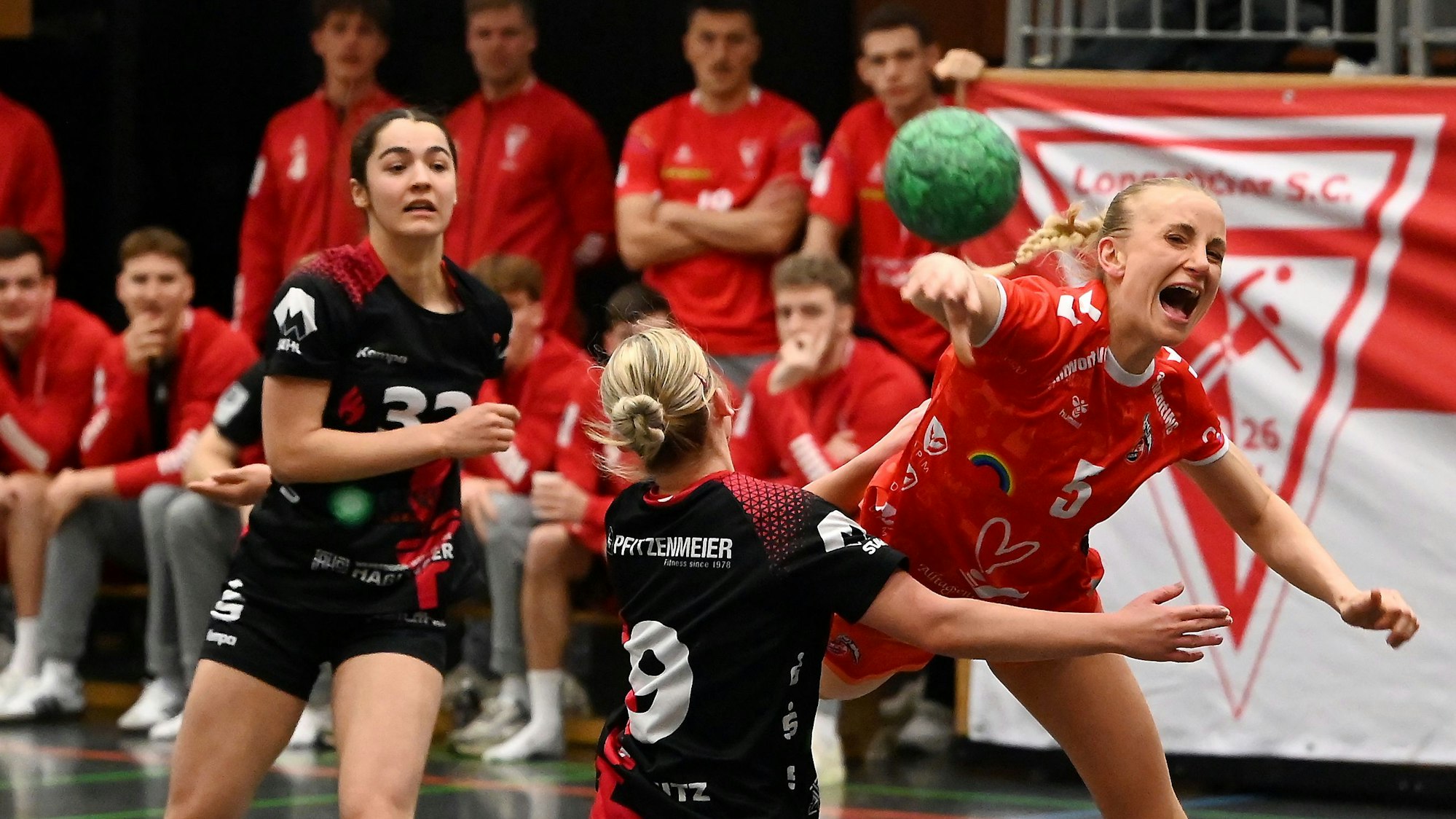 22.11.2025, Handball Damen 1.FC Köln-Bensheim
rechts: Johanna FRanz (Köln)
Foto: Uli Herhaus
