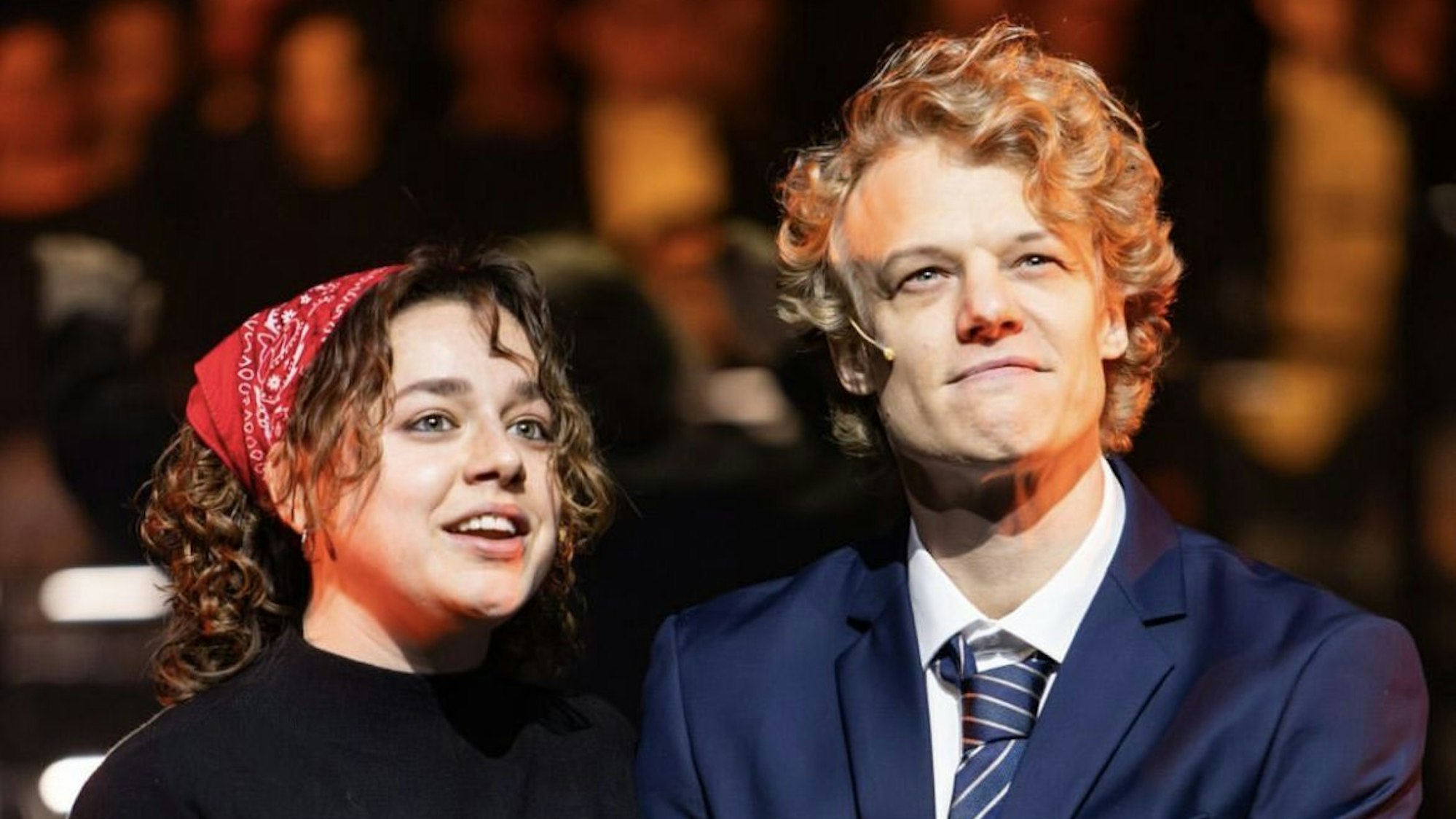 Paula Schindler als Kristina und Tobias Bieri als Karl Oskar.