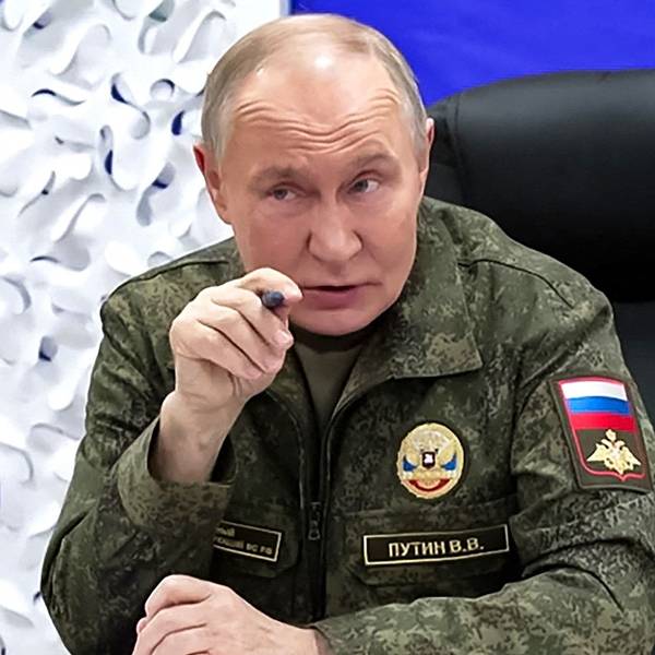 Wladimir Putin ist zuletzt mal wieder in Uniform aufgetreten. In Russland werden derartige Auftritte des Kremlchefs meist als Signal interpretiert. (Archivbild)