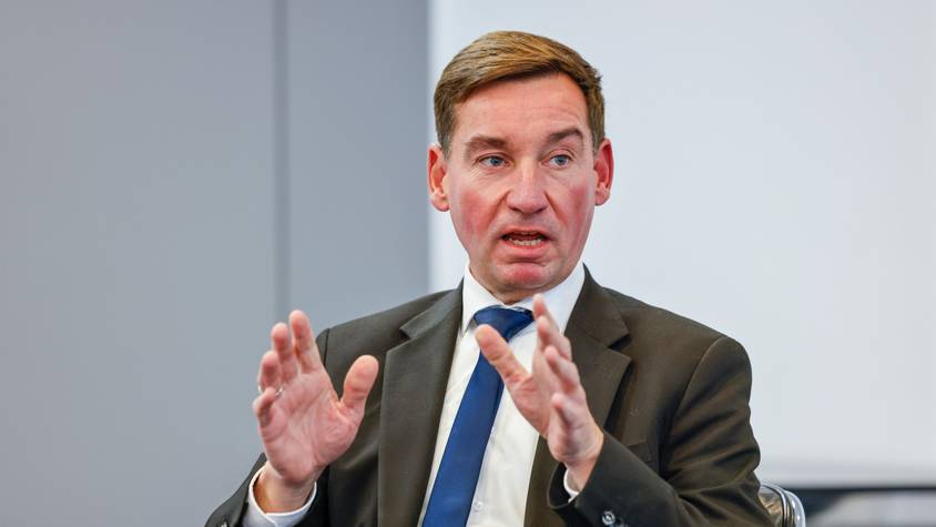 Verteidigung als gesamtgesellschaftliche Ausgabe: Sebastian Hartmann beim Rundschau-Interview.