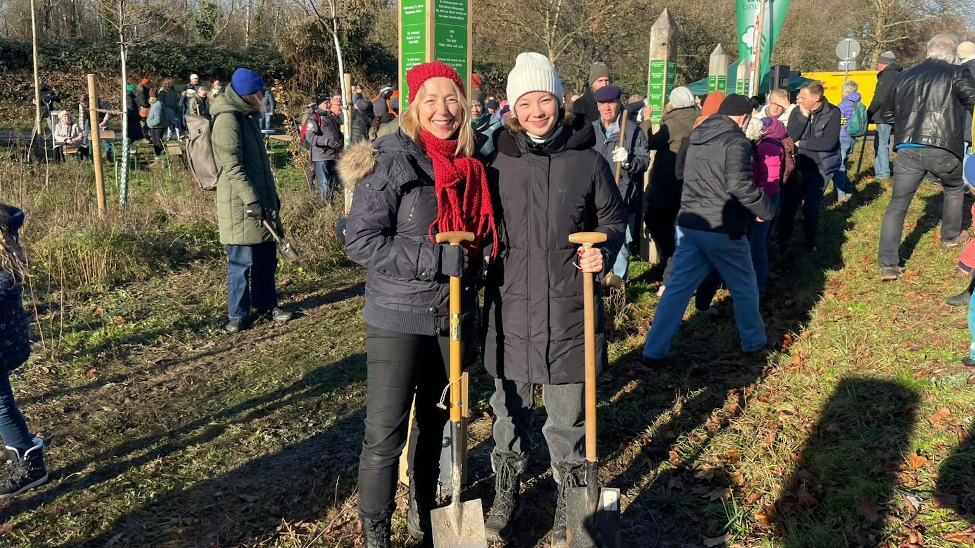 Ein Stück Wald zum 18. Geburtstag: Nicole Müller-Pohl beschenkte ihre Tochter Dana Lauren Müller.
