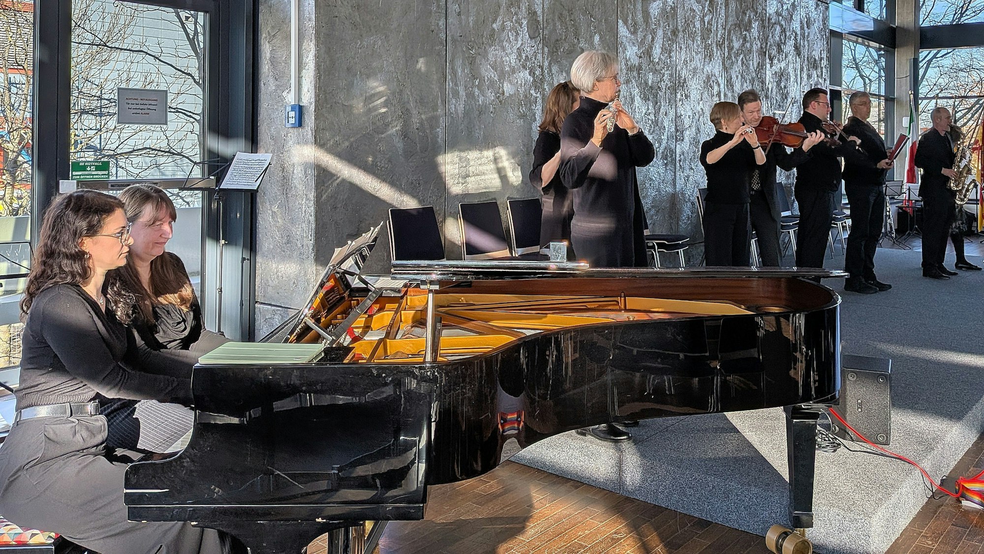 23. November 2025. Bornheim. Feierstunde im Ratssaal zum 25-jährigen Dienstjubiläum der Leiterin der Bornheimer Musikschule Mary Schirilla. Foto: Frank Engel-Strebel
