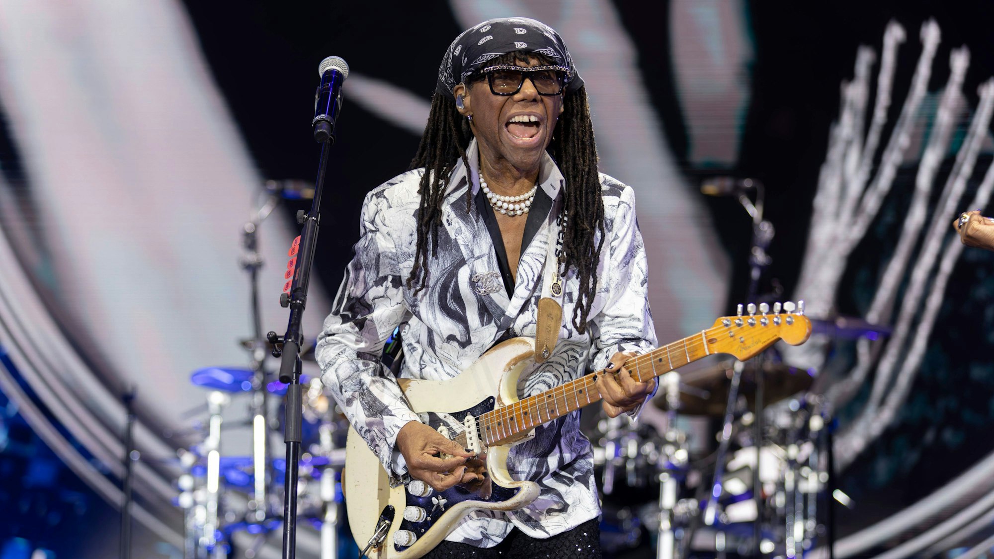 Nile Rodgers and Chic bei einem Konzert 2025 in England.