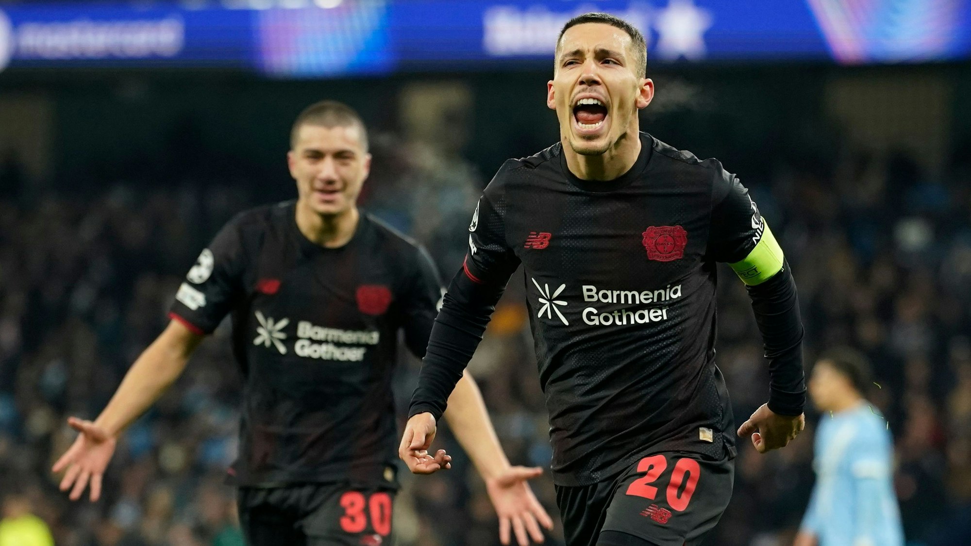 Leverkusens Alex Grimaldo jubelt nach seinem Führungstreffer. Foto: Dave Thompson/AP/dpa +++ dpa-Bildfunk +++