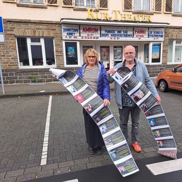 Gaby und Ingo Teusch haben das Programm des Hennefer Kur-Theaters für die erste Jahreshälfte 2026 vorgestellt.