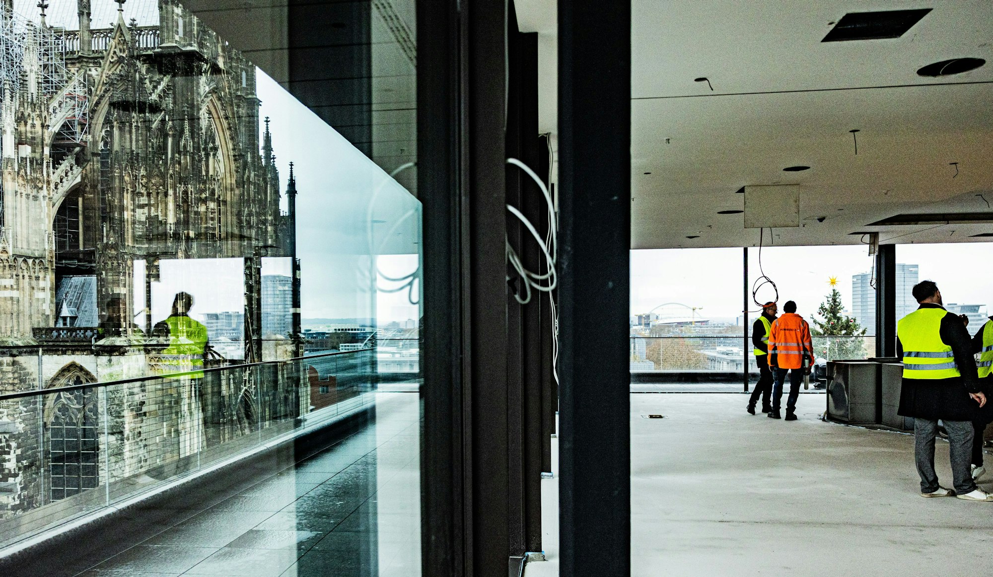 Es wird noch viel gebaut: Im Restaurant auf der Dachterrasse soll bald der Holzboden verlegt werden.