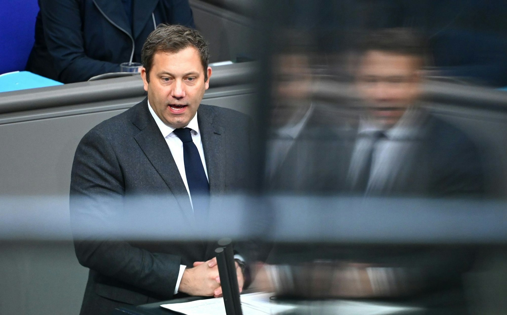 Klingbeil verteidigte seinen Etat.