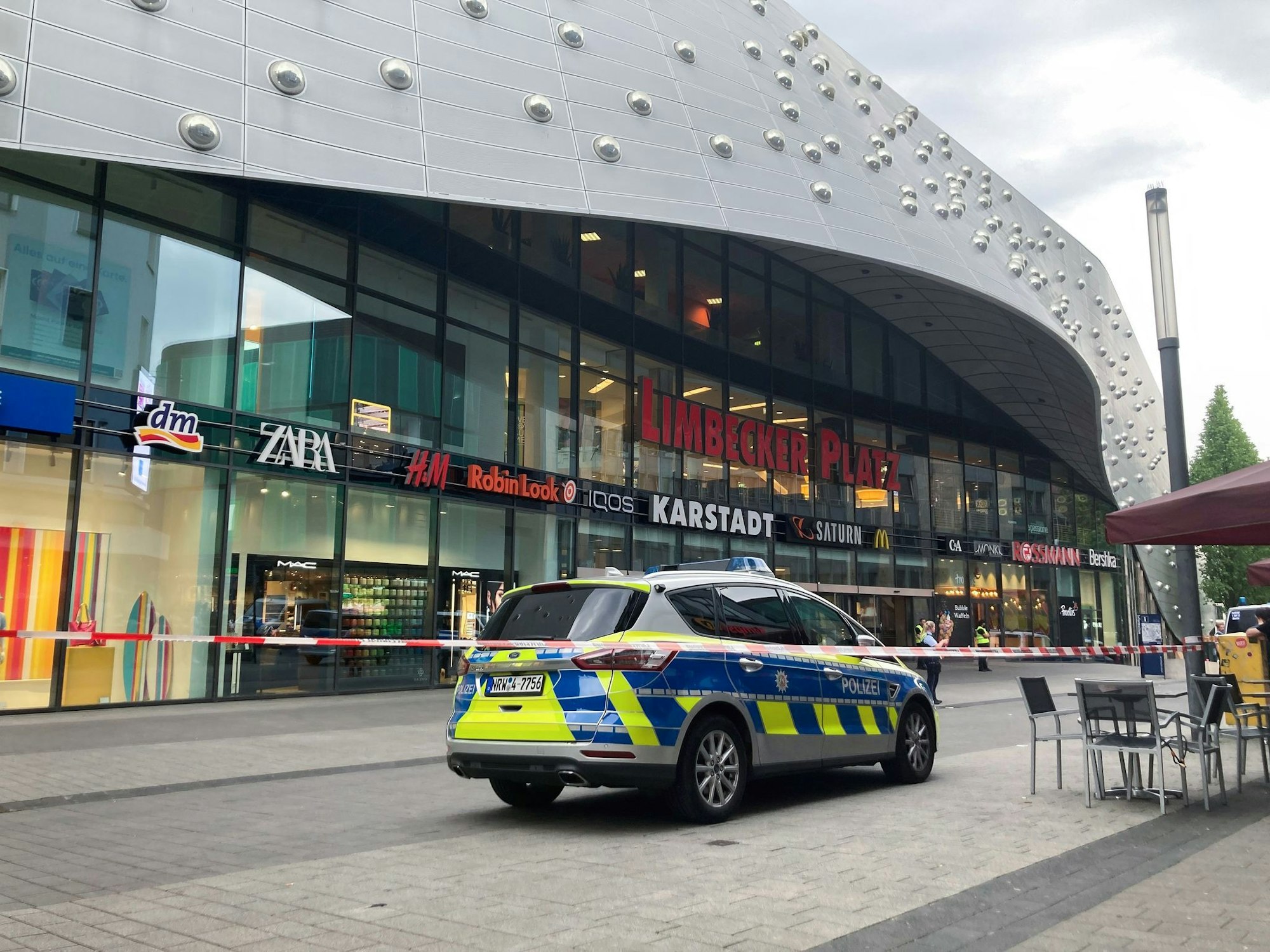 Die Drohmails lösten große Polizeieinsätze aus - etwa im Mai 2024 in Essen. (Archivbild)