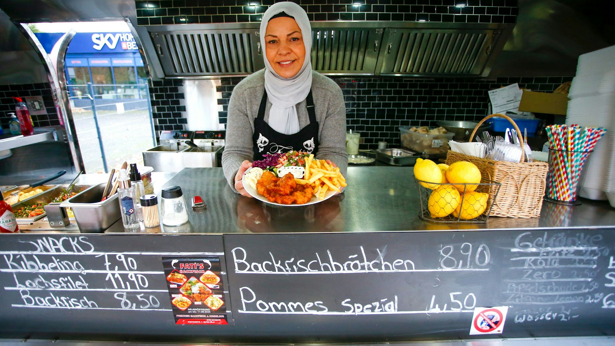 In „Fati's Backfisch“ von Fatma Karakaya wird Fisch nach holländischer Art serviert.