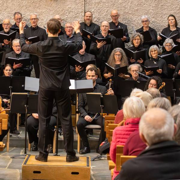 Die Lutherkantorei Wahnheide bei ihrem Jahreskonzert in der Martin-Luther-Kirche.