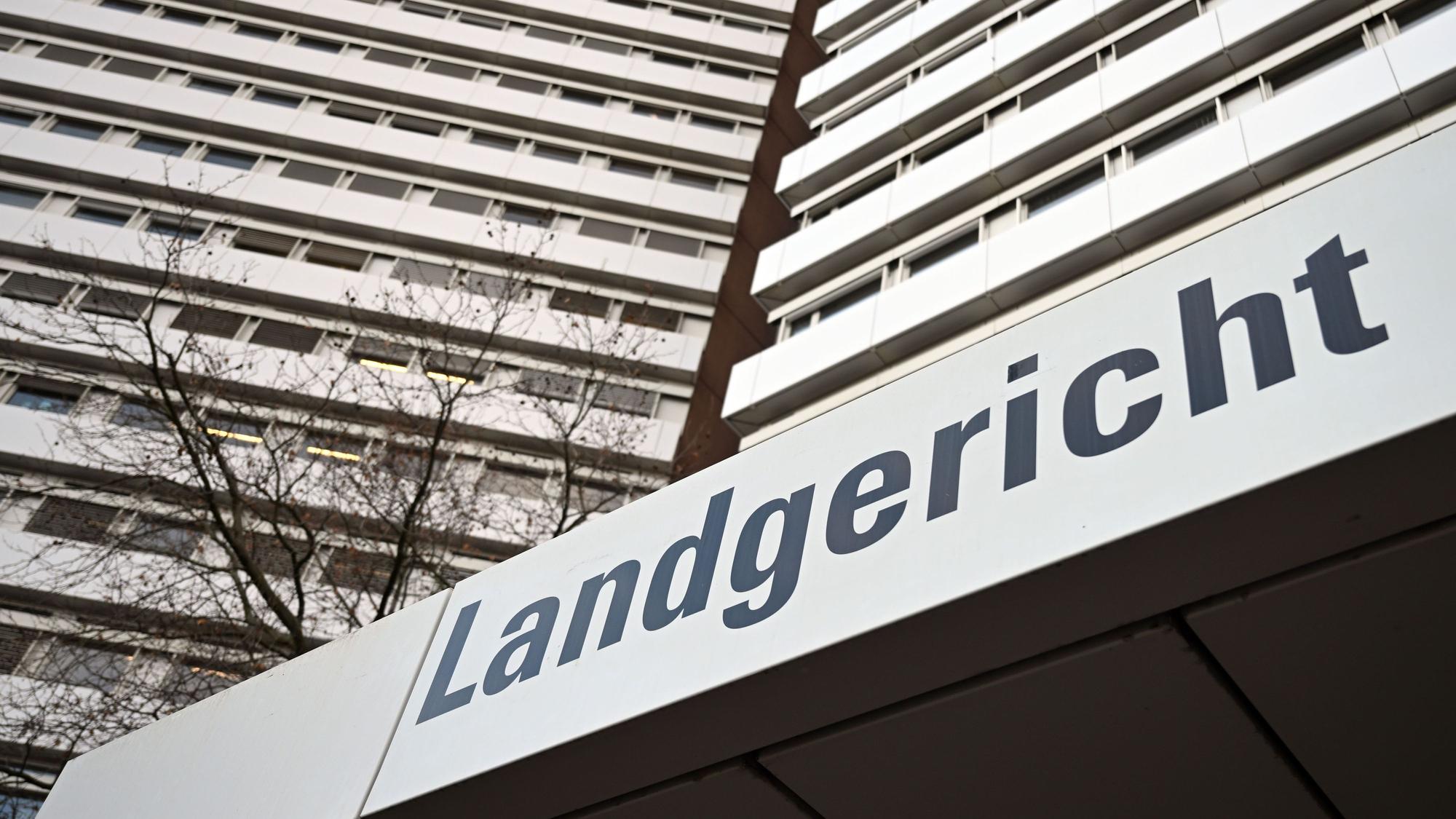 Der Eingang des Kölner Landgerichts.