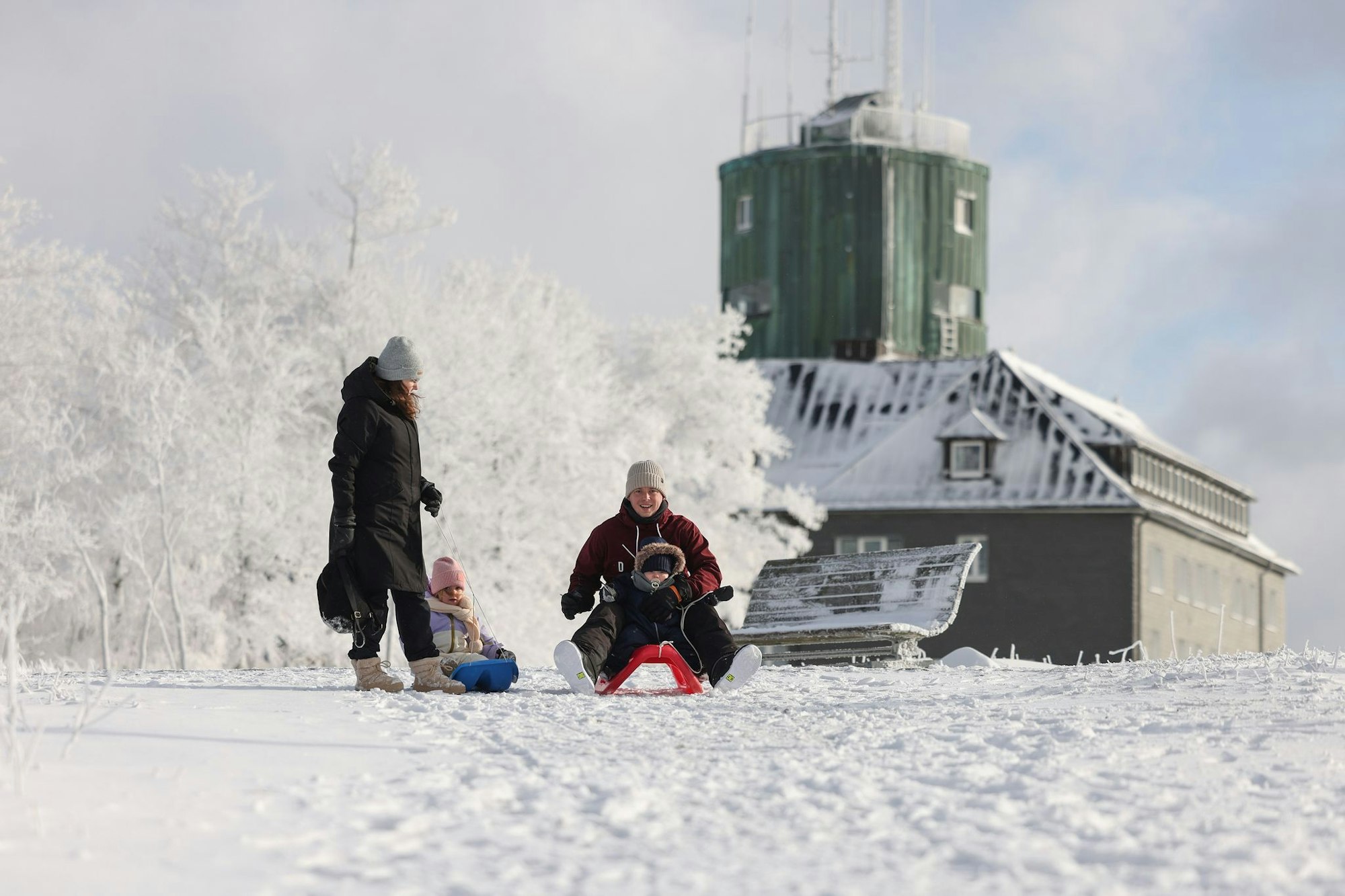 Bereits am vergangenen Wochenende reichte die Schneedecke vielerorts für eine kleine Rutschpartie - hier am Kahlen Asten (Archivbild)