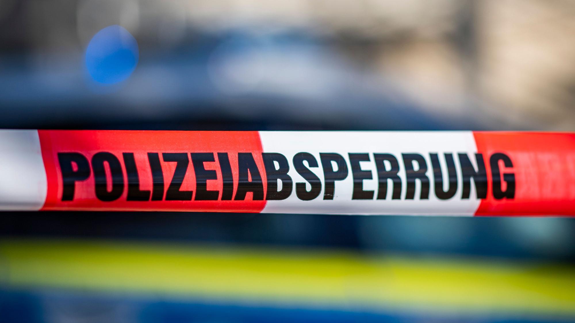 Ein Absperrband der Polizei.