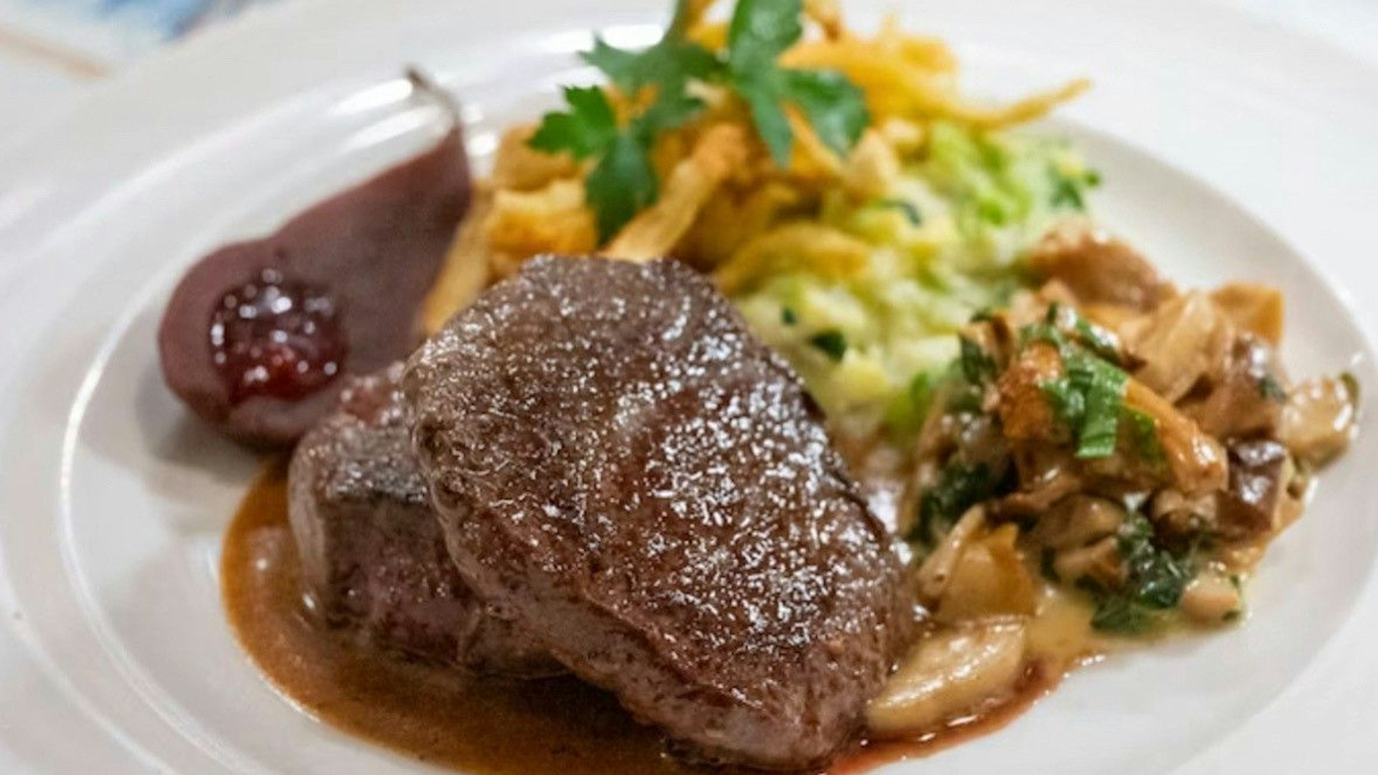 Hirschmedaillons im Em Krützche