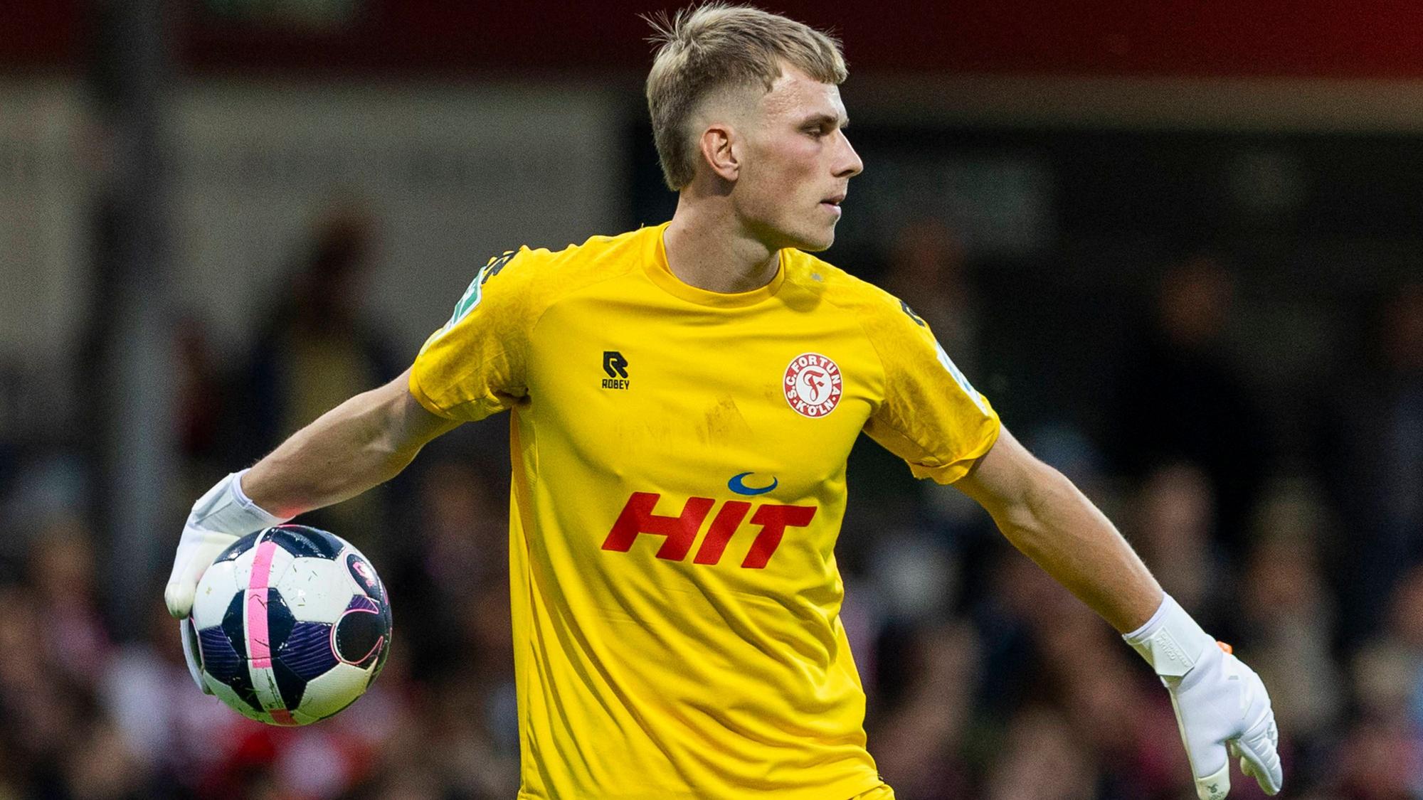 Cologne Cup 2025 09.10.2025 Lennart Winkler Fortuna Köln, 1 beim Cologne Cup 2025 im Spiel Fortuna Köln gegen Viktoria Köln am 09.10.2025 im Südstadion in Köln *** Cologne Cup 2025 09 10 2025 Lennart Winkler Fortuna Köln, 1 at the Cologne Cup 2025 in the match Fortuna Köln vs Viktoria Köln on 09 10 2025 at the Südstadion in Cologne Copyright: xBEAUTIFULxSPORTS/Meuselx