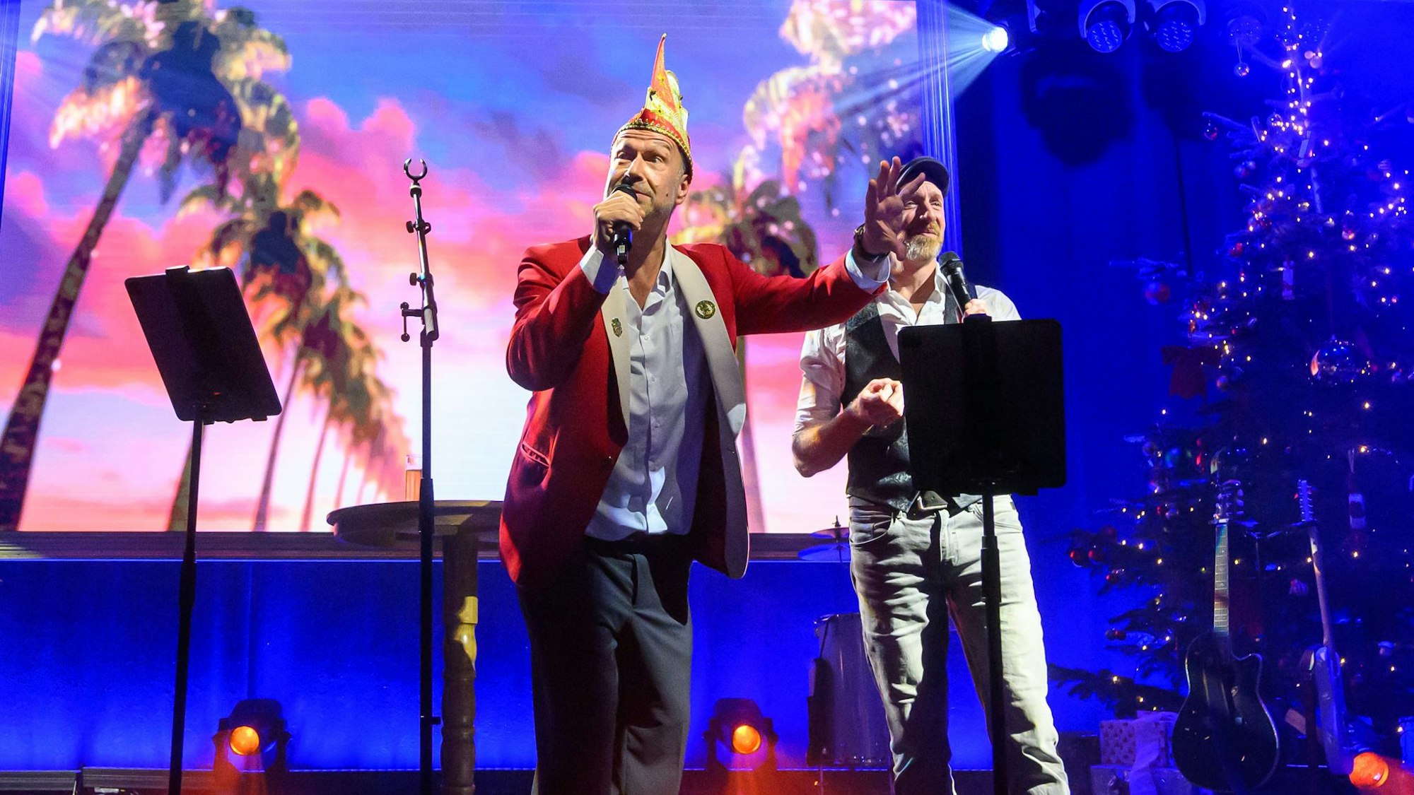 Ihre musikalischen Qualitäten bewiesen die Künstler mit mehreren umgedichteten Songs.