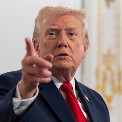 US-Präsident Trump will gegen angebliche Drogenhändler nicht mehr nur auf dem Meer vorgehen.