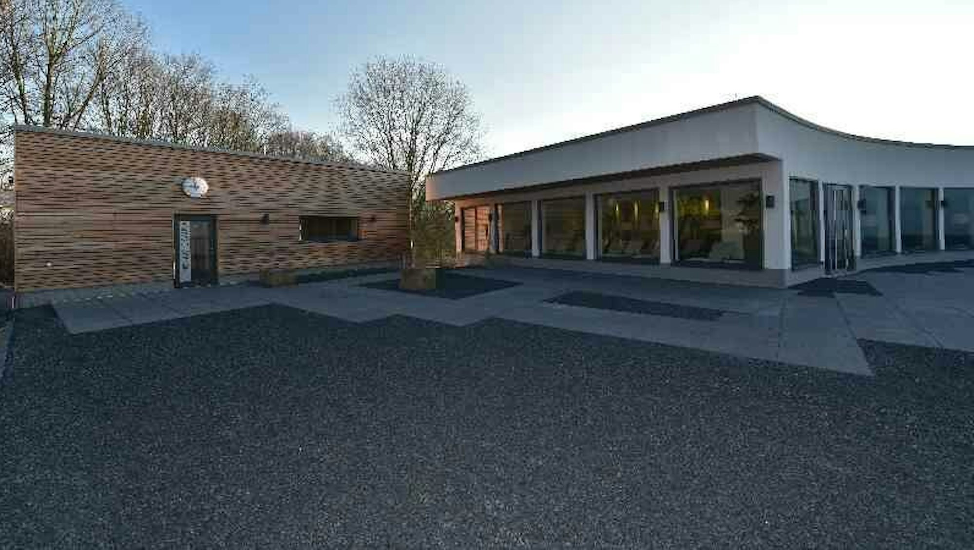 Der Außensaunabereich der Aquarena in Pulheim.