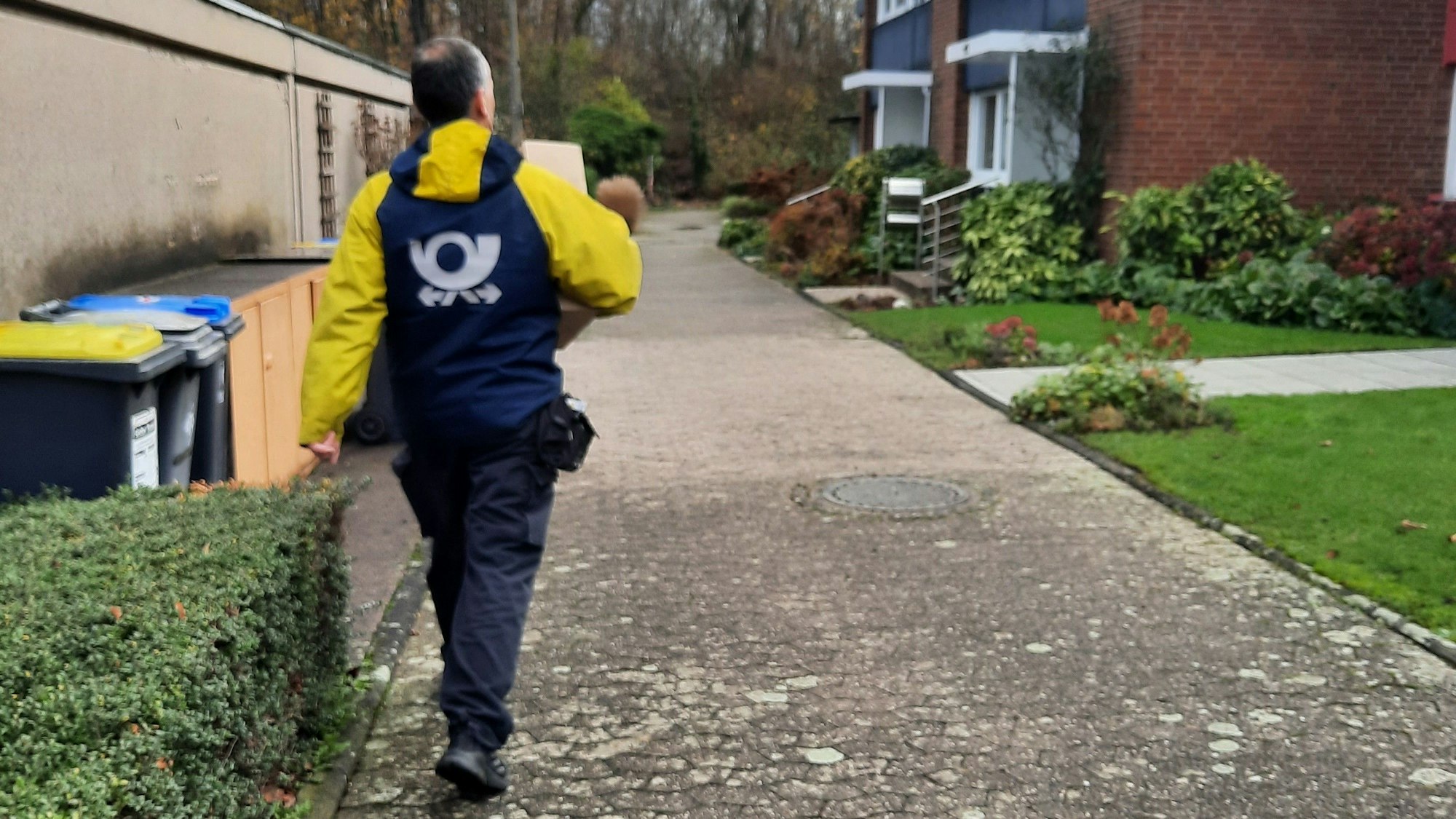 Seit knapp 30 Jahren stellt Rochow Briefe und Pakete in Köln zu.
