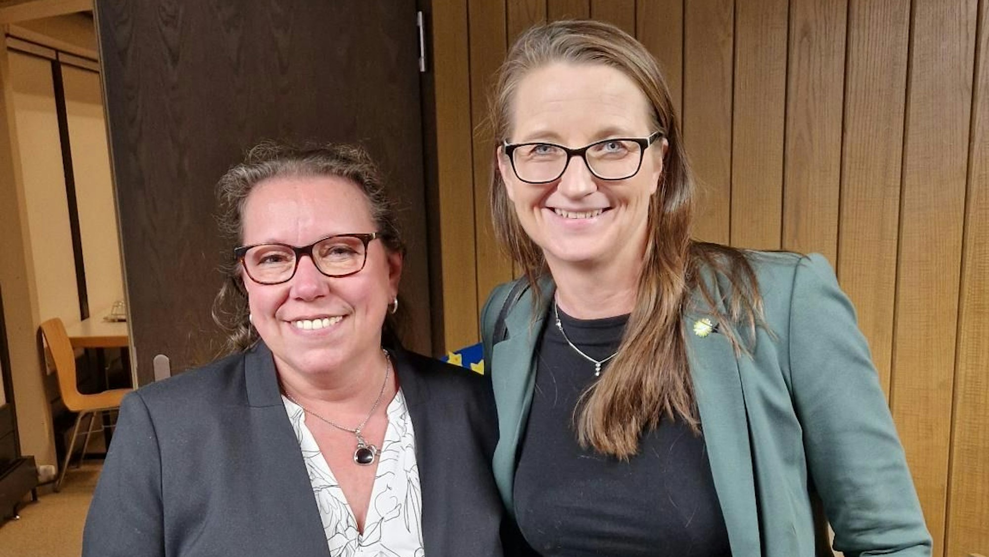 Ruth Donner (l.) und Annika Effertz führen die Fraktion der Grünen im Kerpener Stadtrat.