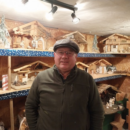 Jürgen Müller bastelt leidenschaftlich gerne Krippen.