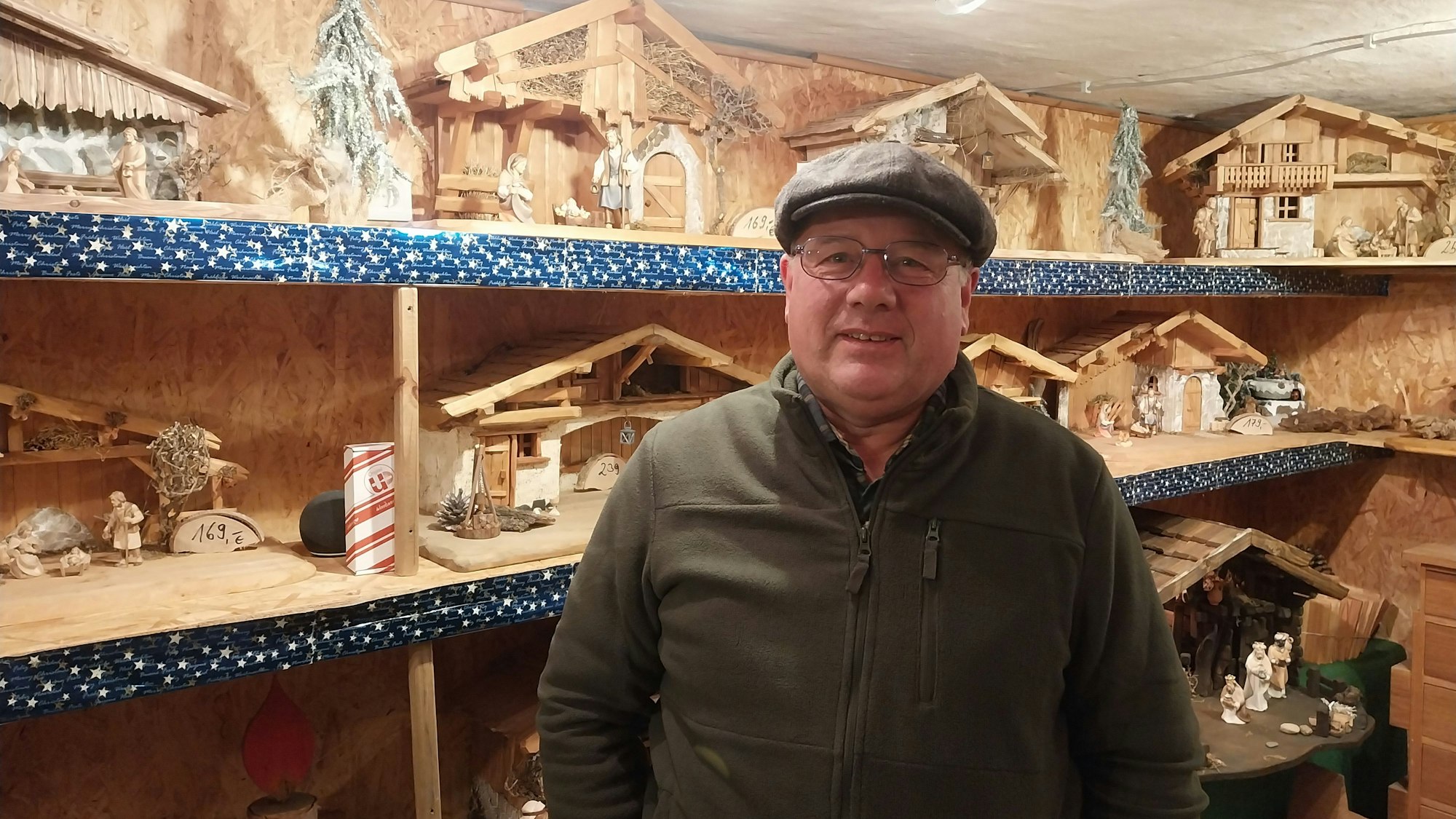 Jürgen Müller bastelt leidenschaftlich gerne Krippen.