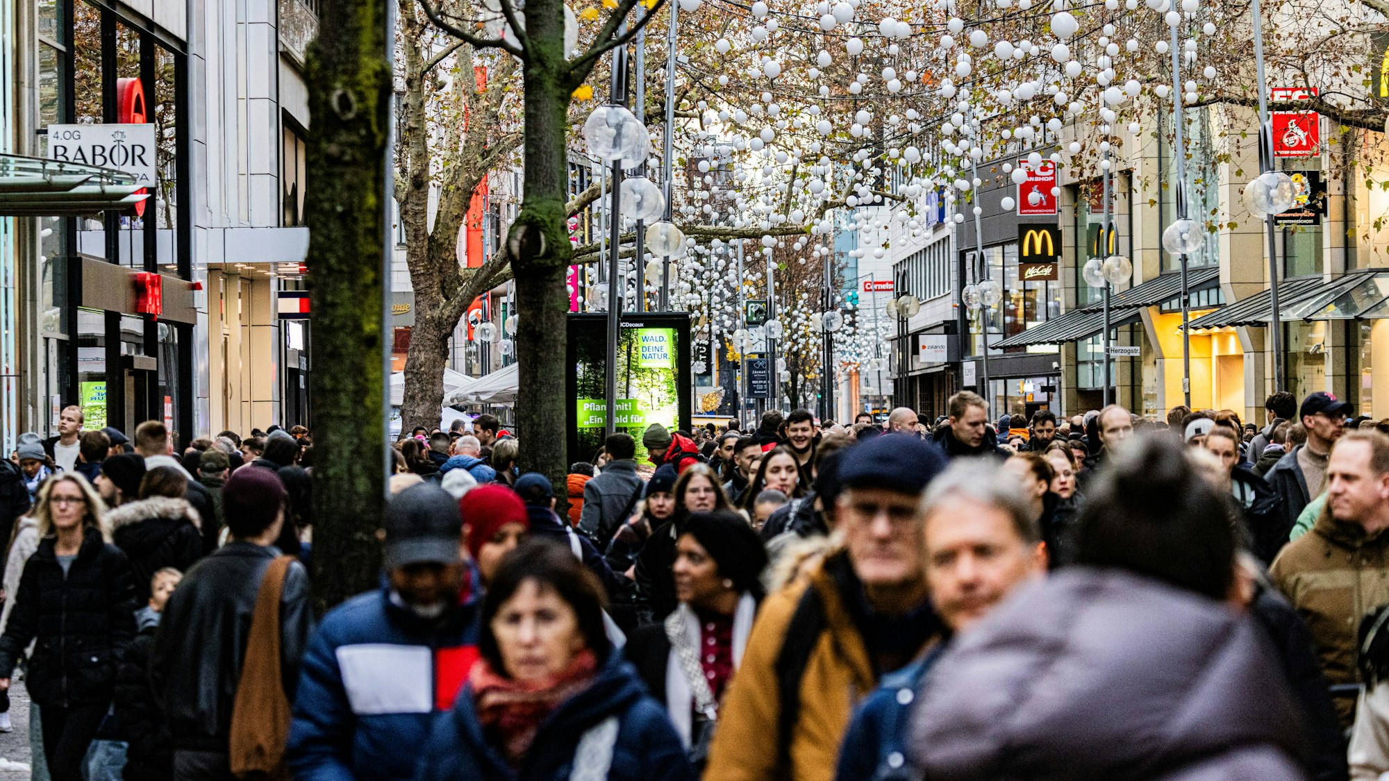 Großer Andrang herrschte auf der Schildergasse.