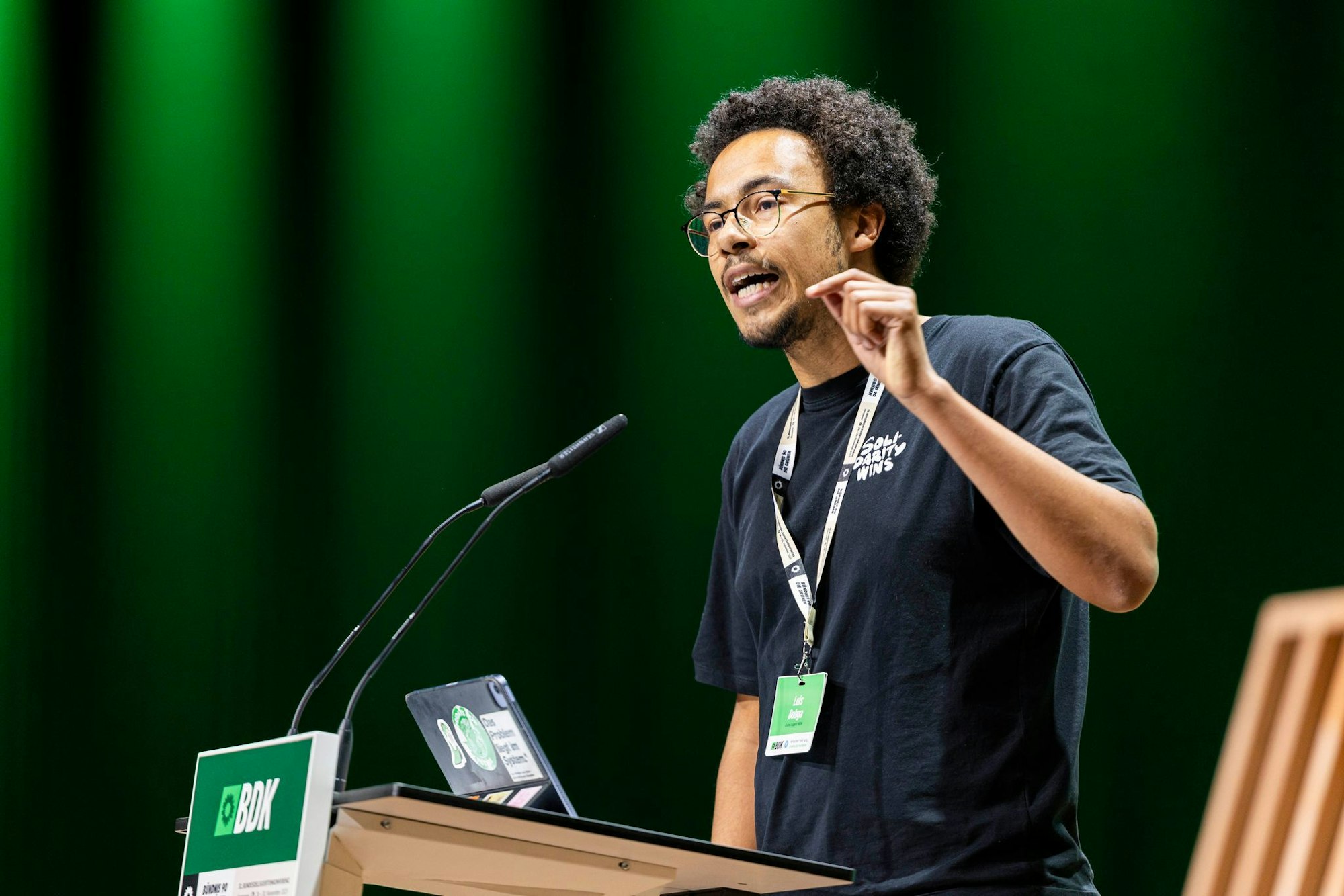 Die Grüne Jugend ist gegen eine verpflichtende Musterung, findet für diese Position aber keine Mehrheit unter den Delegierten.